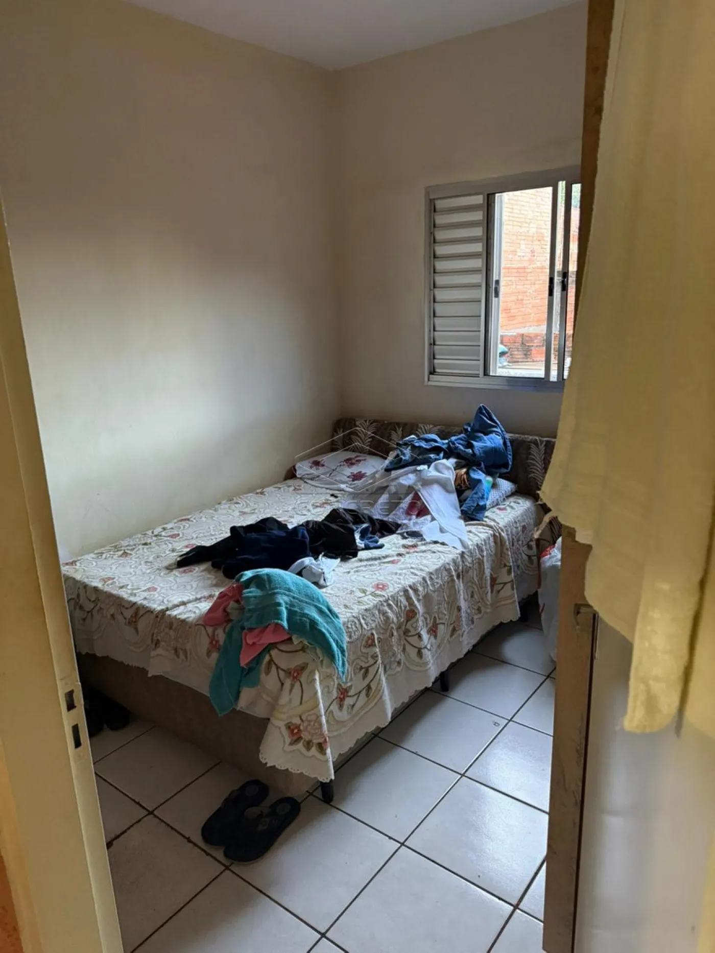 Comprar Casa / Padr&atilde;o em Len&ccedil;&oacute;is Paulista R$ 260.000,00 - Foto 2