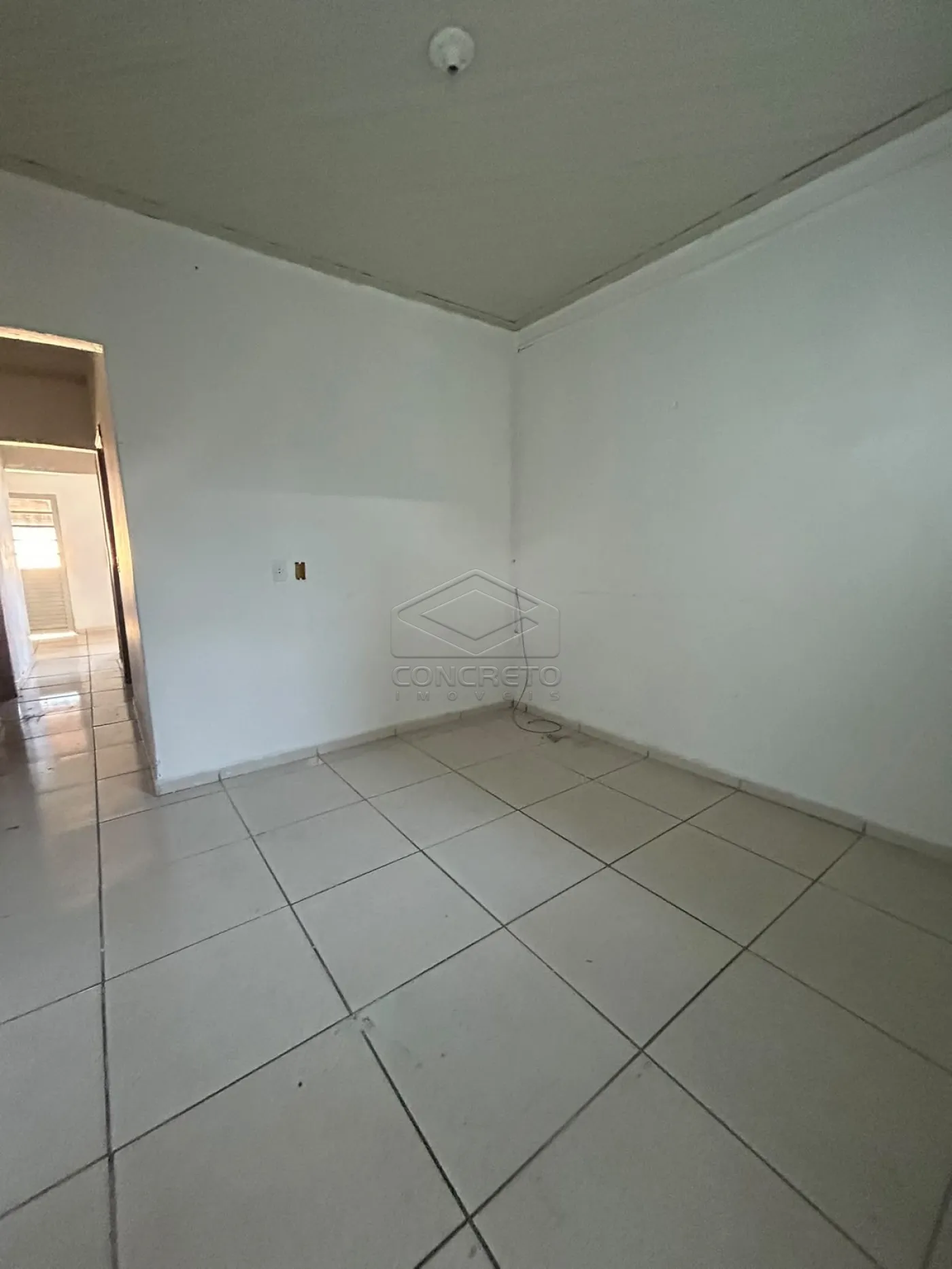 Alugar Casa / Padr&atilde;o em Len&ccedil;&oacute;is Paulista R$ 1.700,00 - Foto 1