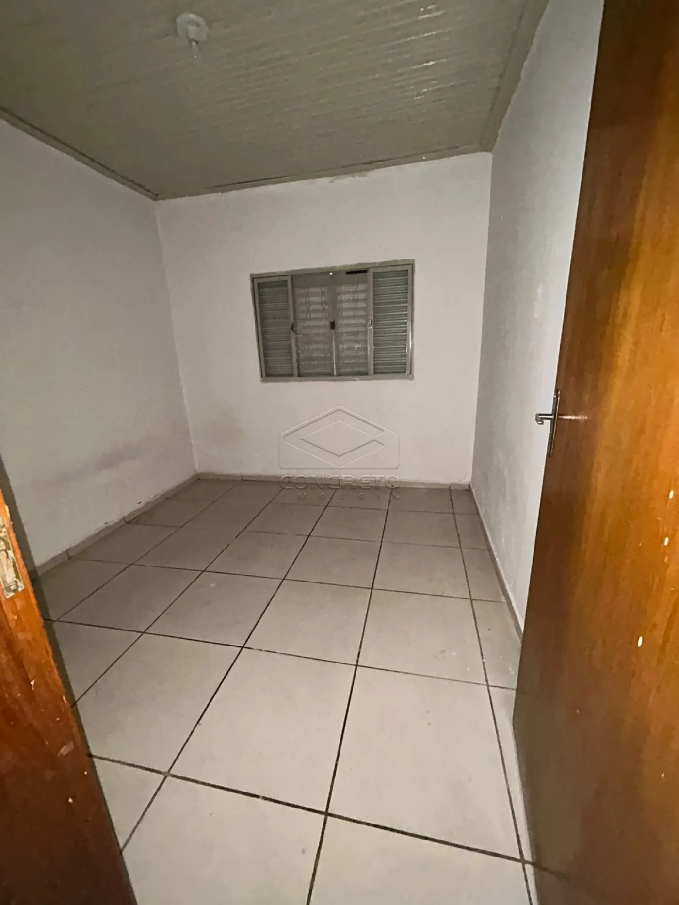 Alugar Casa / Padr&atilde;o em Len&ccedil;&oacute;is Paulista R$ 1.700,00 - Foto 5