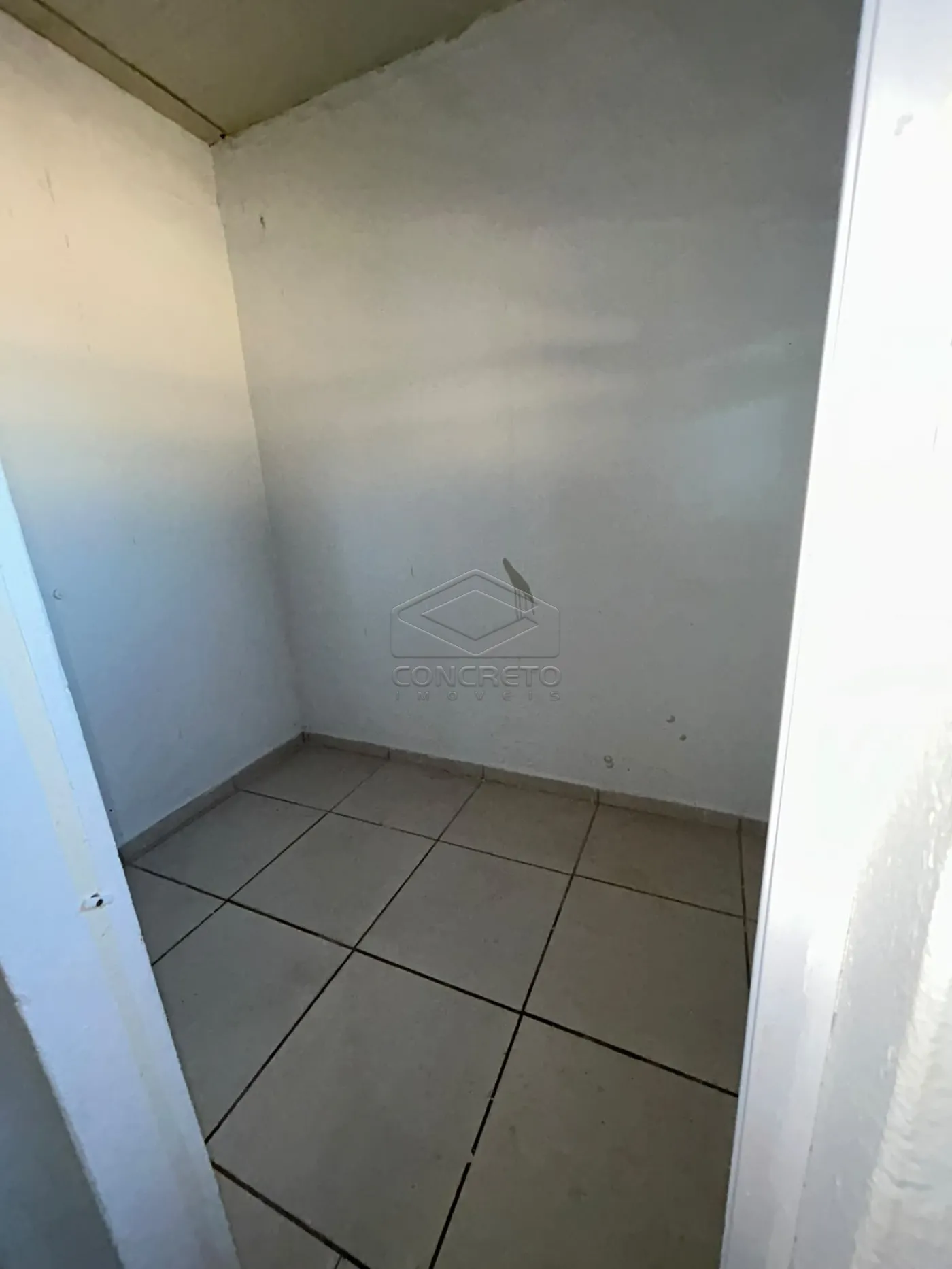 Alugar Casa / Padr&atilde;o em Len&ccedil;&oacute;is Paulista R$ 1.700,00 - Foto 6