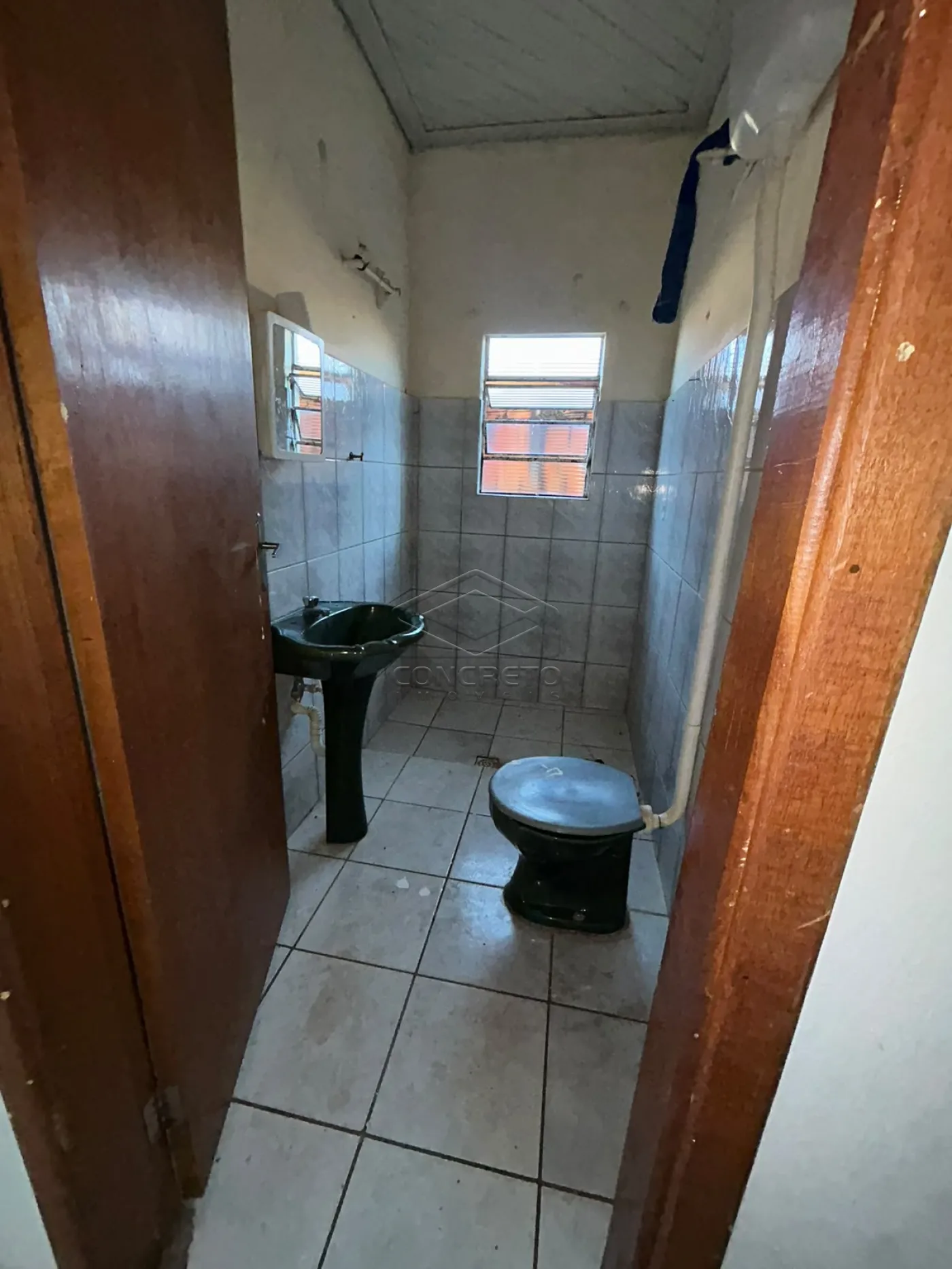 Alugar Casa / Padr&atilde;o em Len&ccedil;&oacute;is Paulista R$ 1.700,00 - Foto 7
