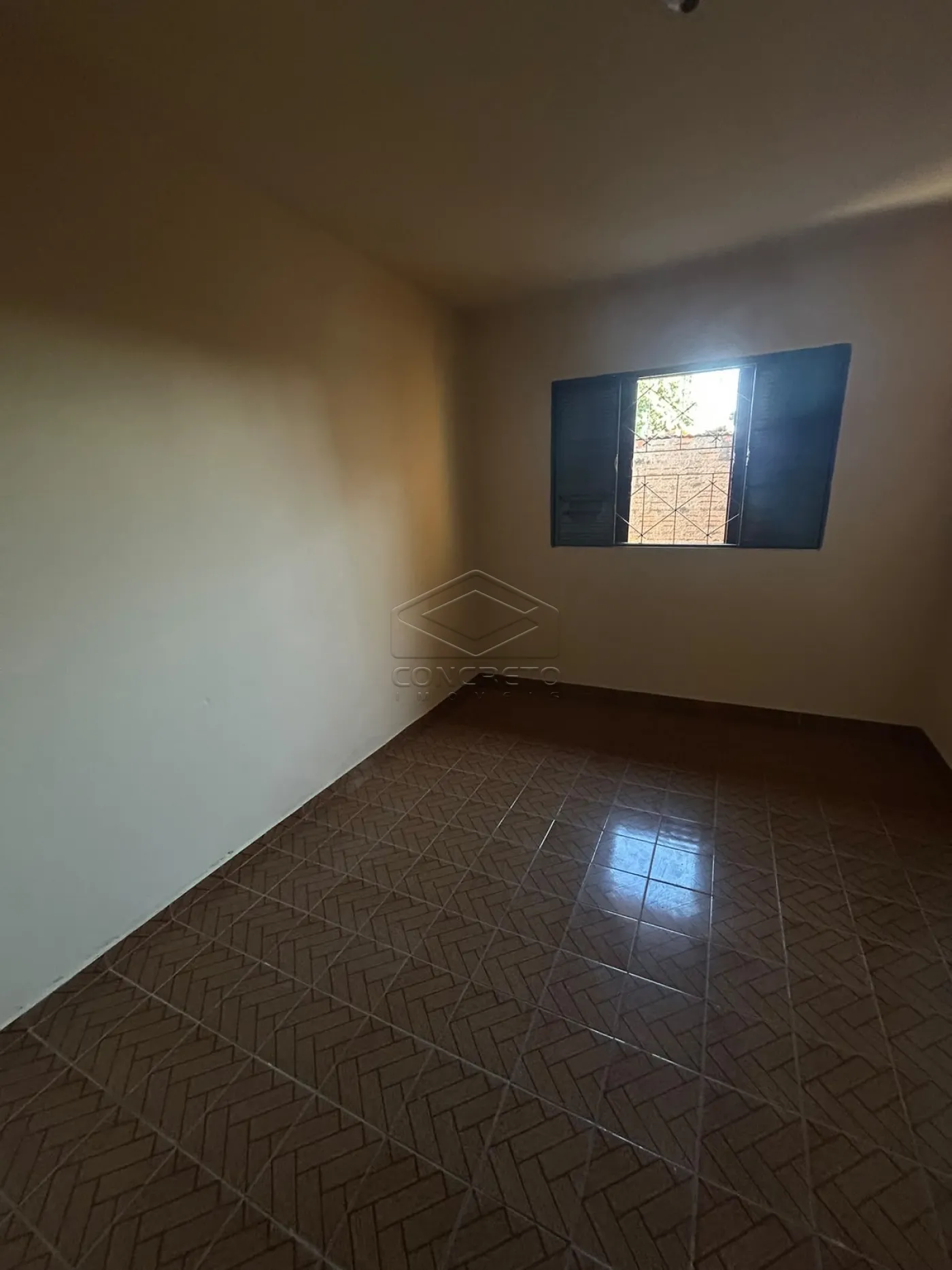 Alugar Casa / Padr&atilde;o em Len&ccedil;&oacute;is Paulista R$ 2.000,00 - Foto 4