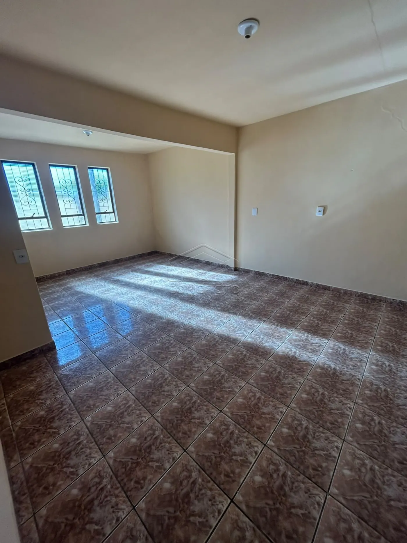 Alugar Casa / Padr&atilde;o em Len&ccedil;&oacute;is Paulista R$ 2.000,00 - Foto 6