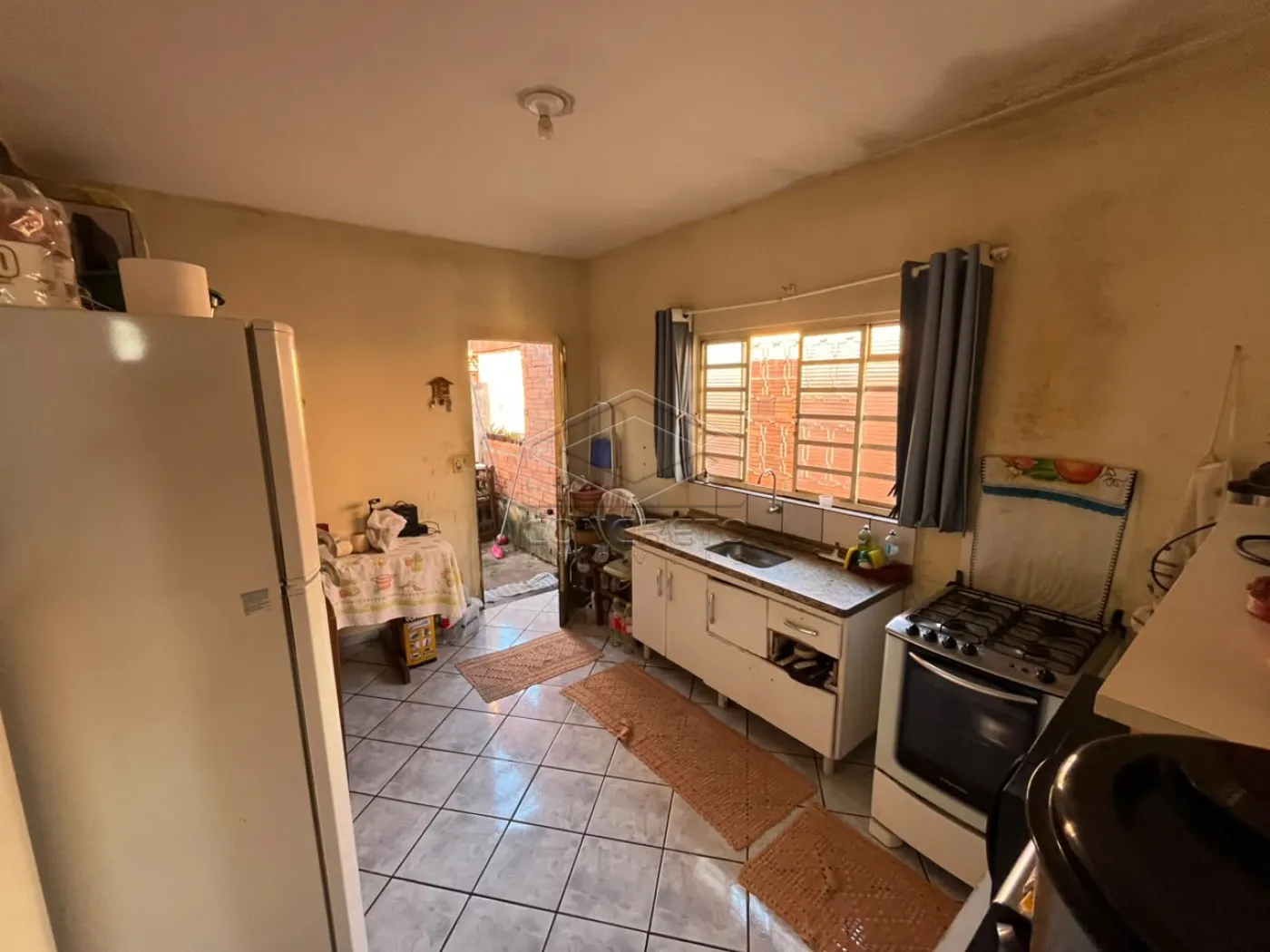 Comprar Casa / Padr&atilde;o em Len&ccedil;&oacute;is Paulista R$ 240.000,00 - Foto 4