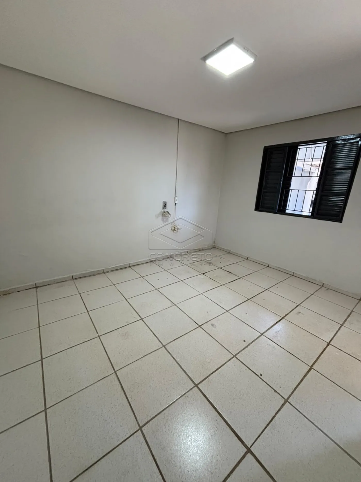 Alugar Apartamento / Kitnet em Len&ccedil;&oacute;is Paulista R$ 1.000,00 - Foto 1