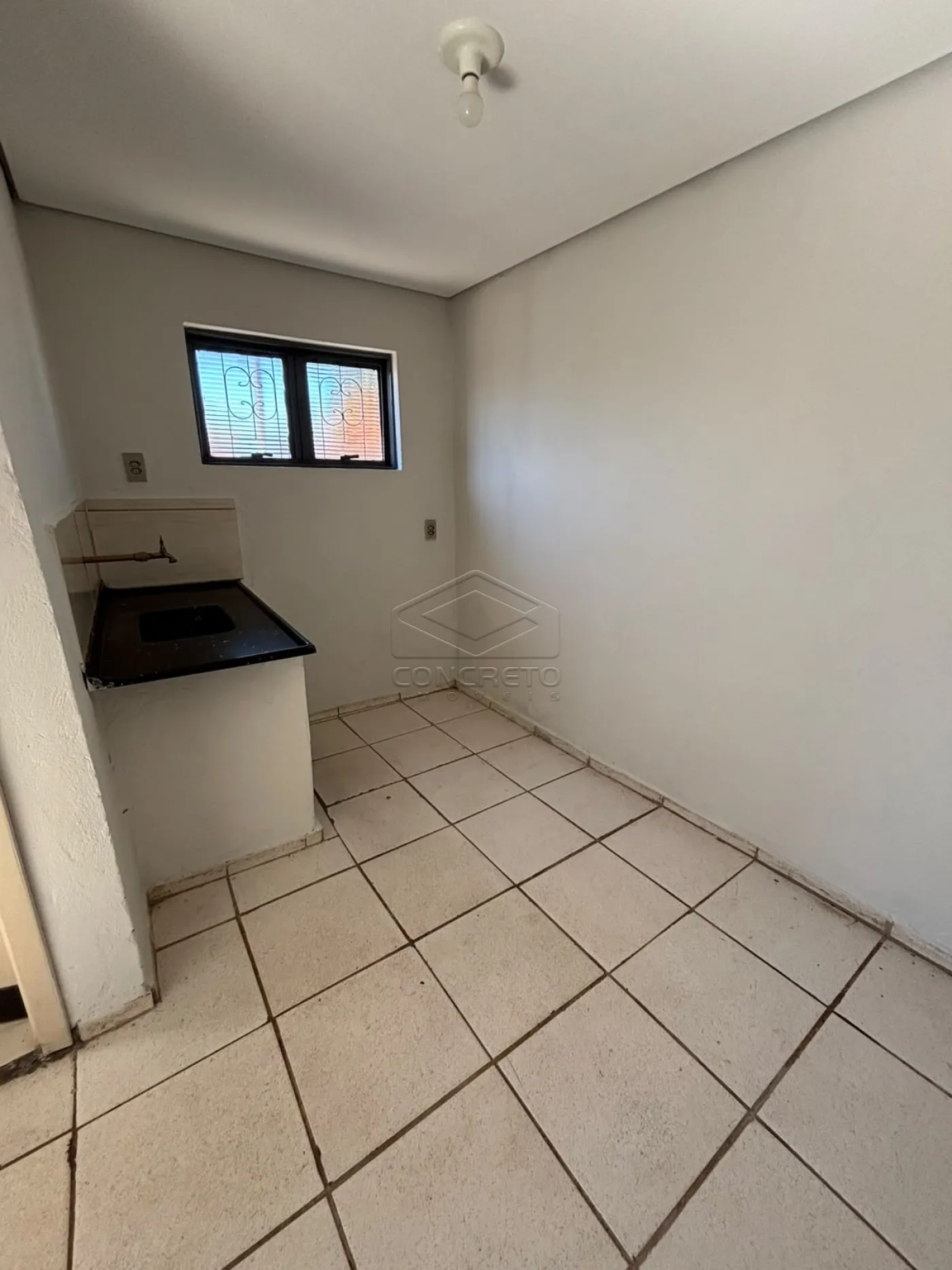 Alugar Apartamento / Kitnet em Len&ccedil;&oacute;is Paulista R$ 1.000,00 - Foto 2