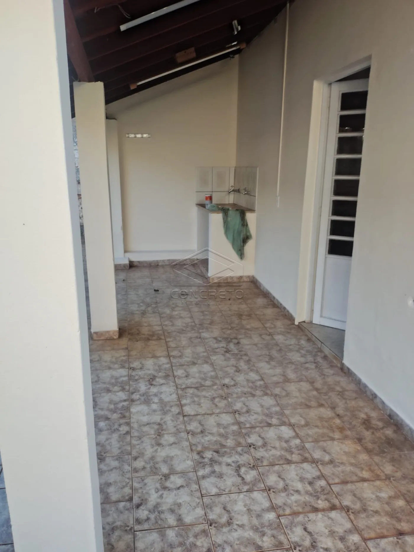 Alugar Casa / Padr&atilde;o em Len&ccedil;&oacute;is Paulista R$ 1.450,00 - Foto 5