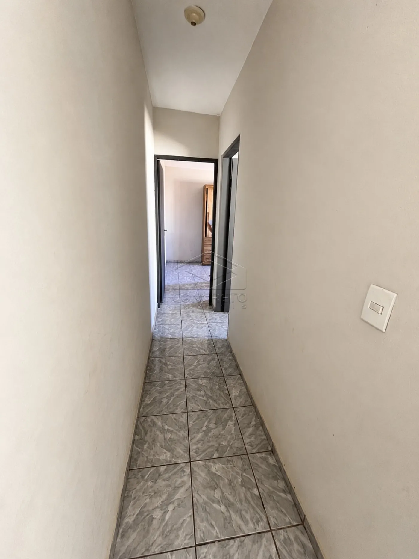 Comprar Casa / Padr&atilde;o em Len&ccedil;&oacute;is Paulista R$ 280.000,00 - Foto 4