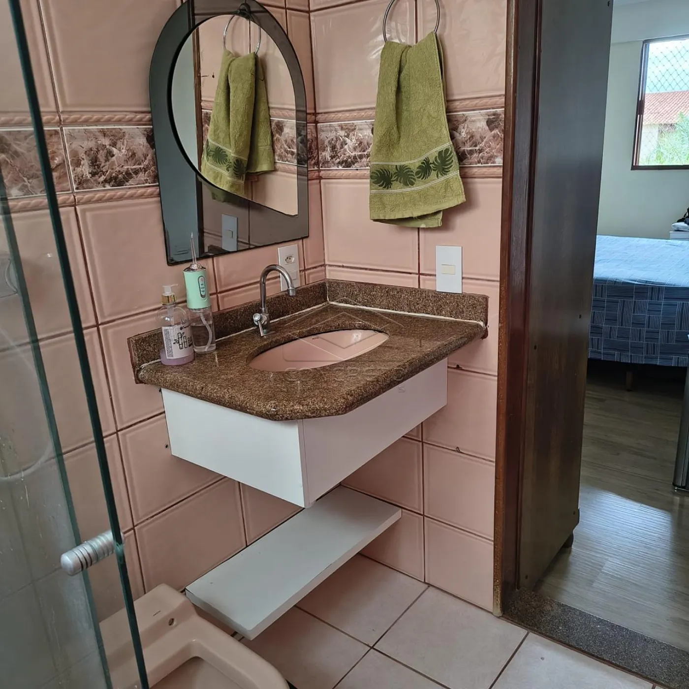 Alugar Apartamento / Padr&atilde;o em Len&ccedil;&oacute;is Paulista R$ 2.500,00 - Foto 12