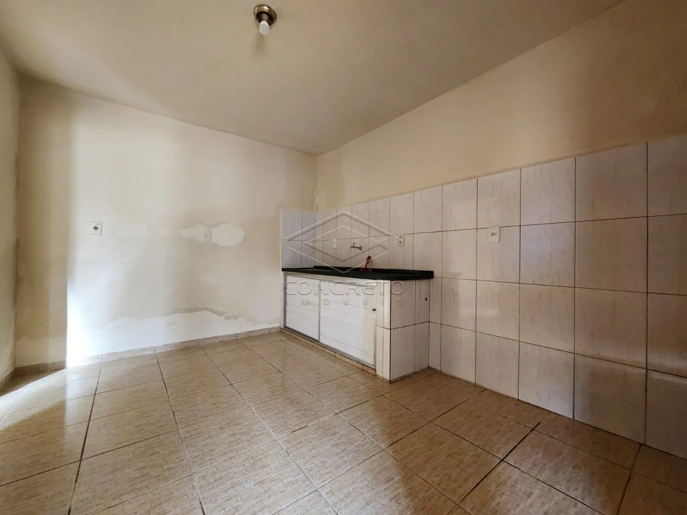 Alugar Casa / Resid&ecirc;ncia em Ja&uacute; R$ 650,00 - Foto 4