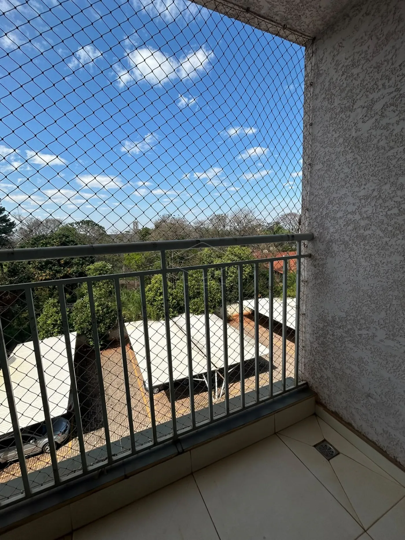 Alugar Apartamento / Padr&atilde;o em Len&ccedil;&oacute;is Paulista R$ 1.700,00 - Foto 2