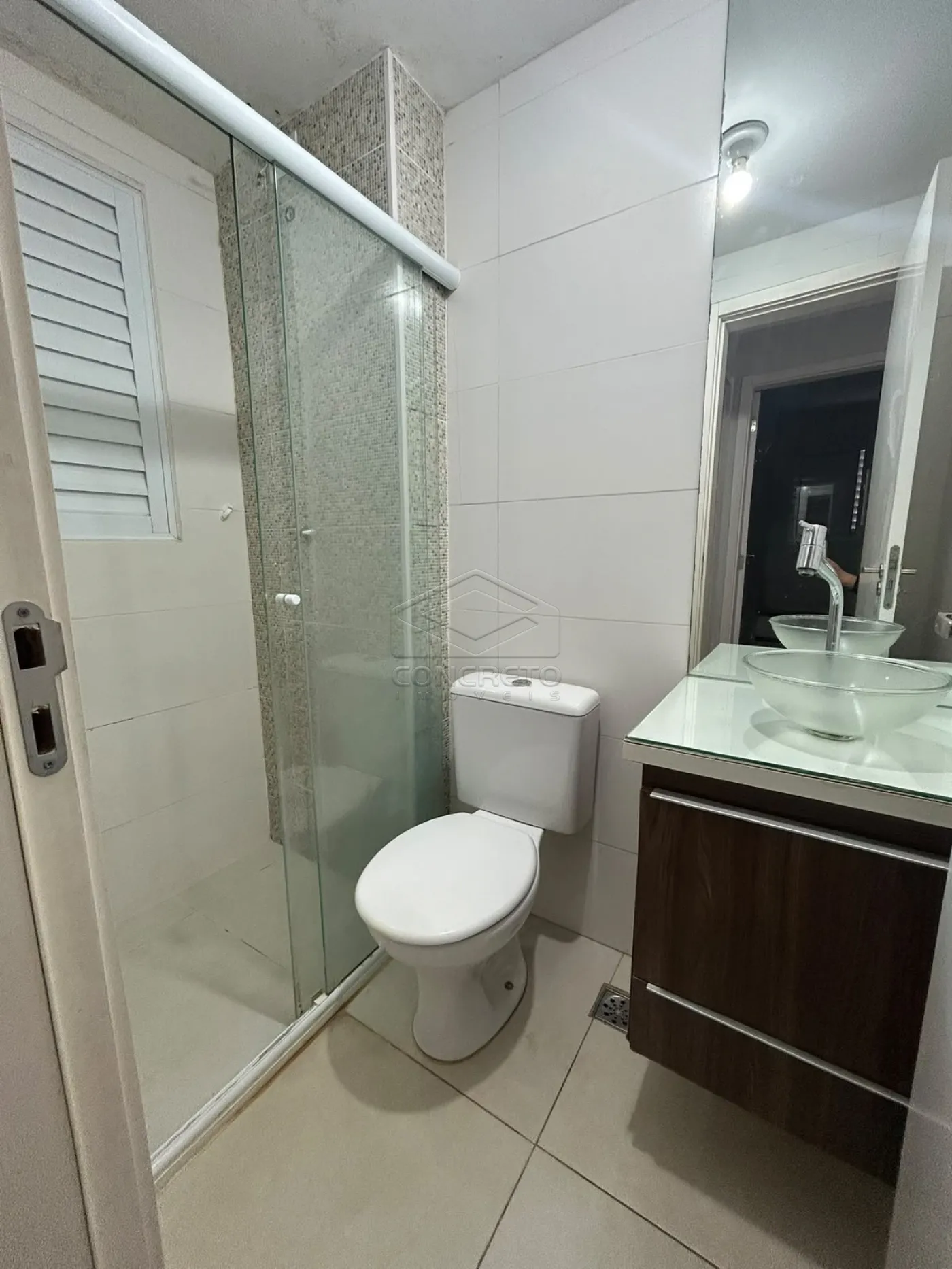 Alugar Apartamento / Padr&atilde;o em Len&ccedil;&oacute;is Paulista R$ 1.700,00 - Foto 3