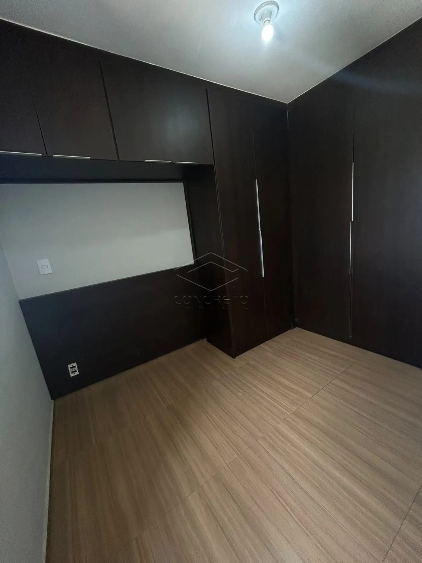 Alugar Apartamento / Padr&atilde;o em Len&ccedil;&oacute;is Paulista R$ 1.700,00 - Foto 4
