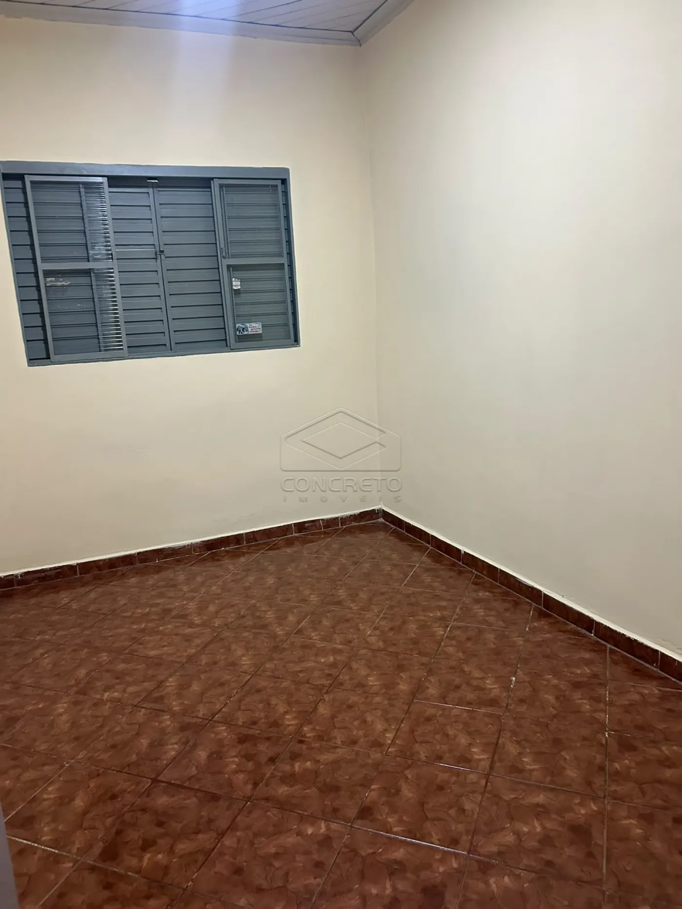 Alugar Casa / Padr&atilde;o em Len&ccedil;&oacute;is Paulista R$ 1.600,00 - Foto 4