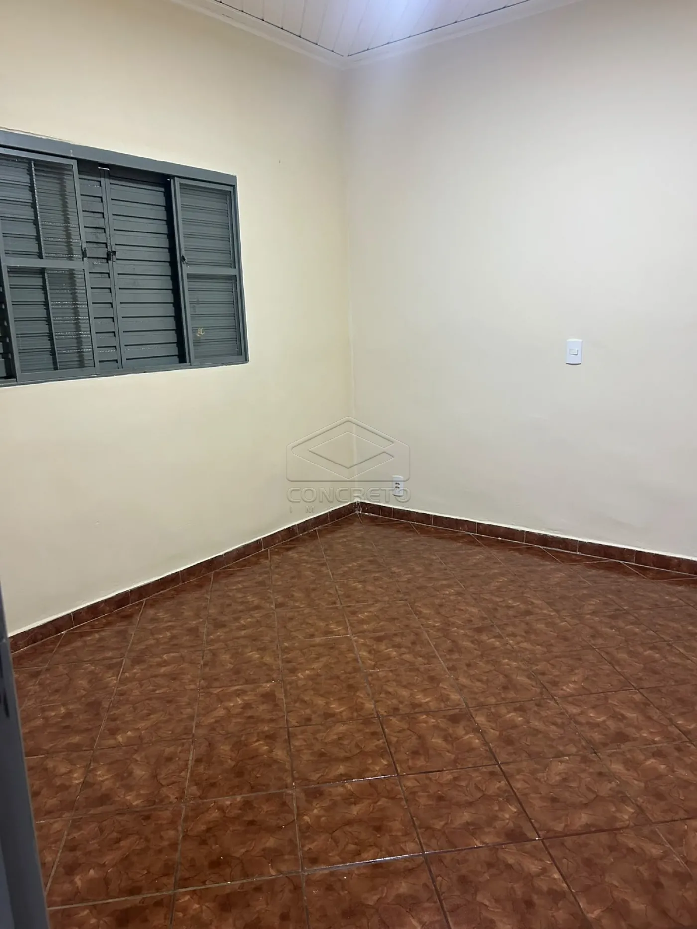 Alugar Casa / Padr&atilde;o em Len&ccedil;&oacute;is Paulista R$ 1.600,00 - Foto 5