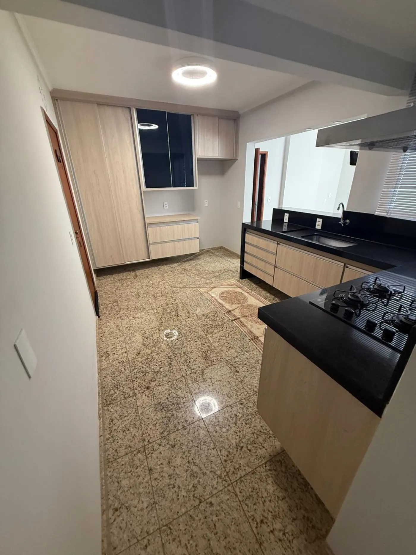 Comprar Apartamento / Padr&atilde;o em Len&ccedil;&oacute;is Paulista R$ 650.000,00 - Foto 4