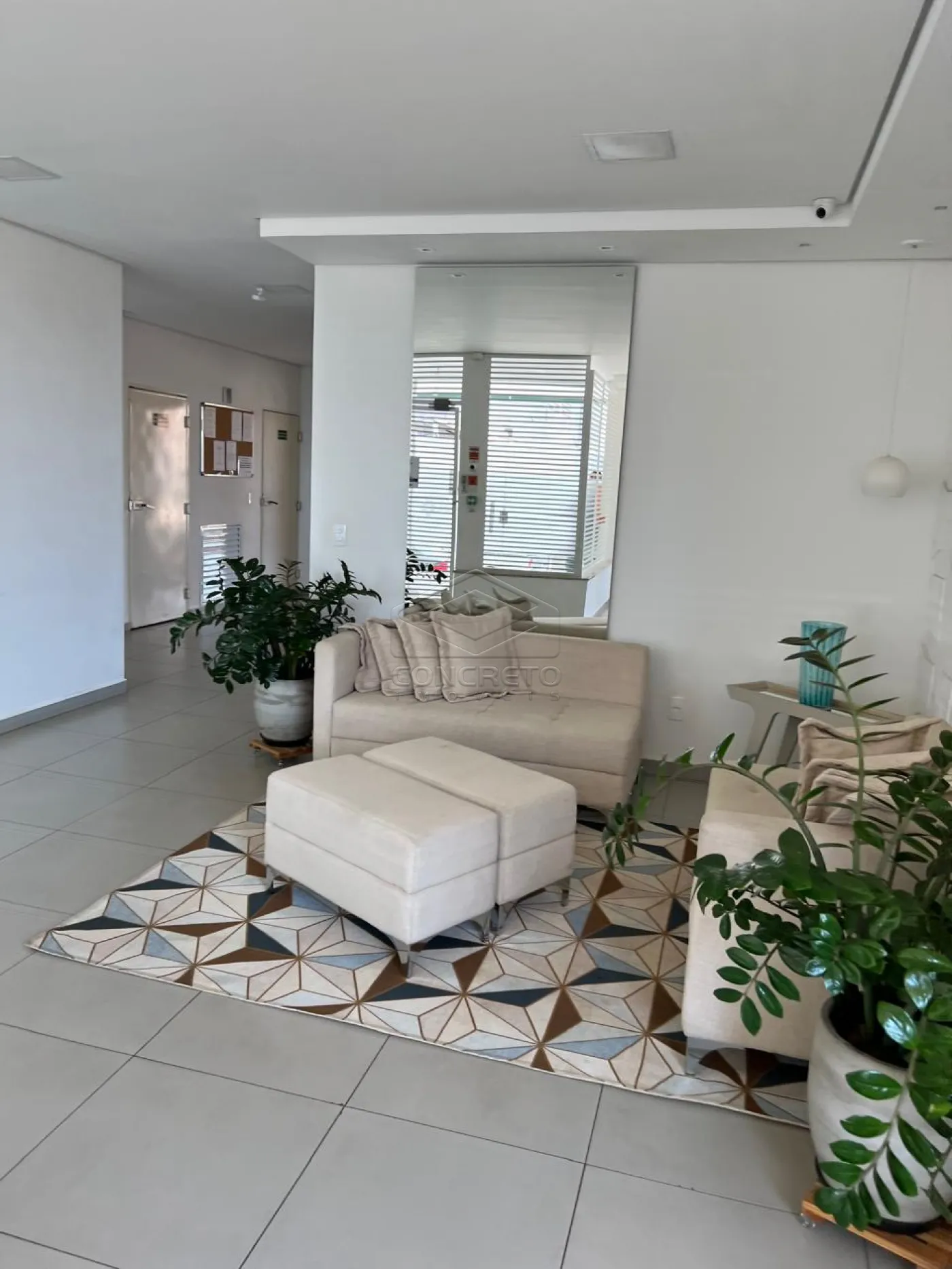 Alugar Apartamento / Padr&atilde;o em Len&ccedil;&oacute;is Paulista R$ 3.500,00 - Foto 2