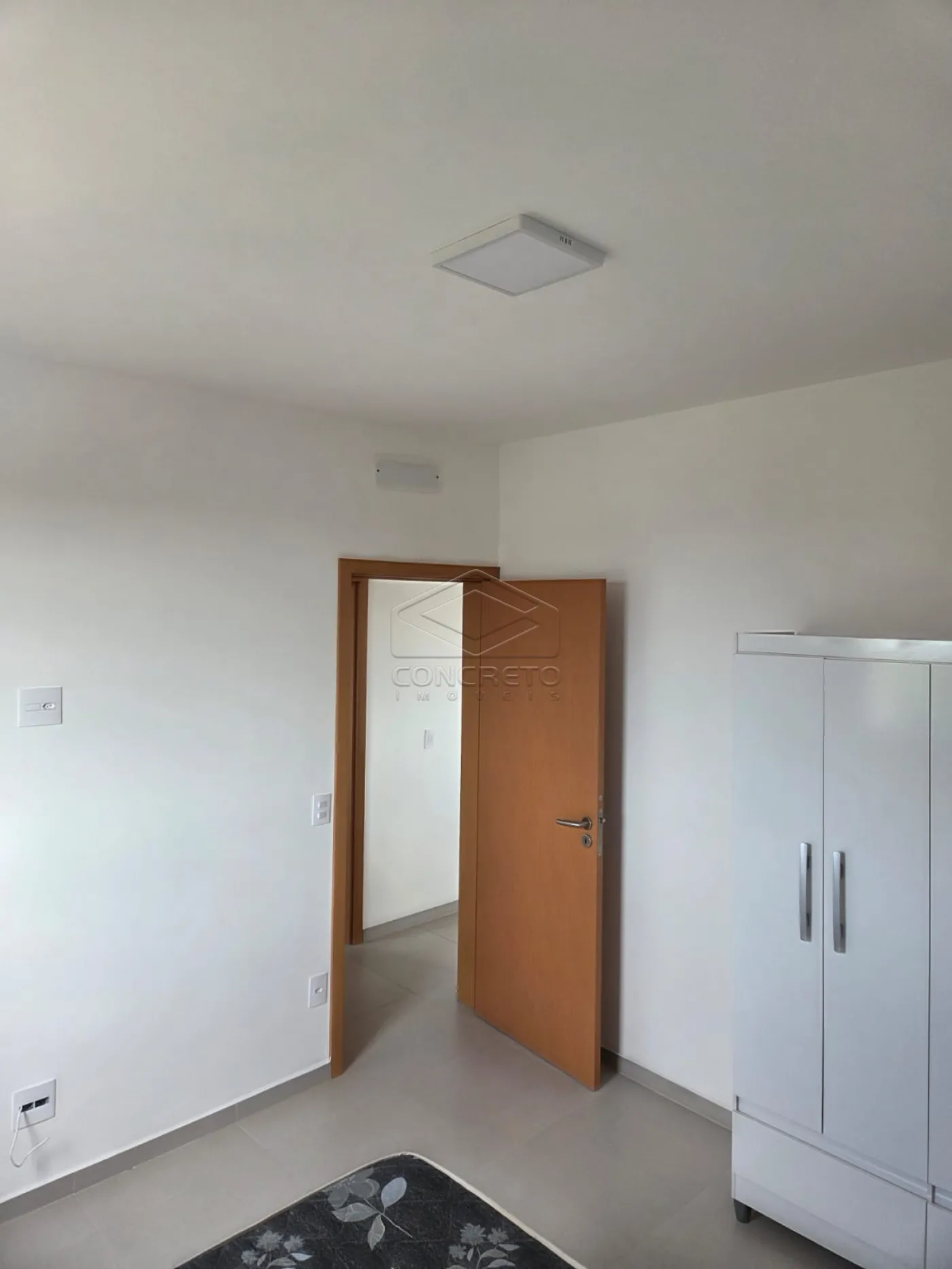Alugar Apartamento / Mobiliado em Len&ccedil;&oacute;is Paulista R$ 2.600,00 - Foto 5
