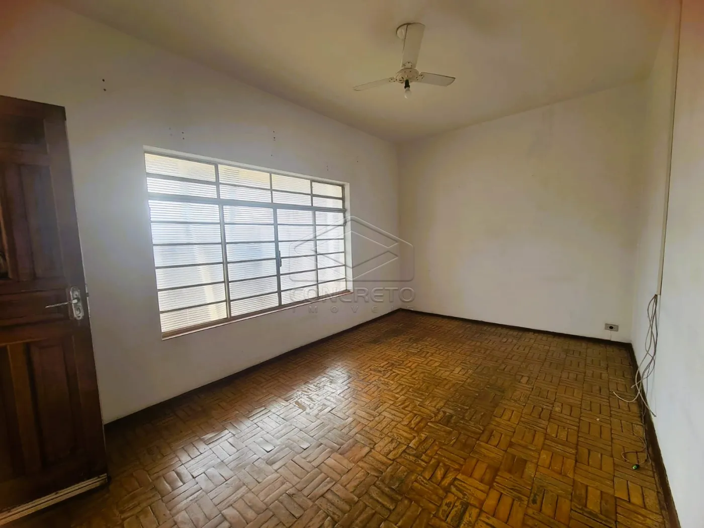 Comprar Casa / Padr&atilde;o em Len&ccedil;&oacute;is Paulista R$ 570.000,00 - Foto 1