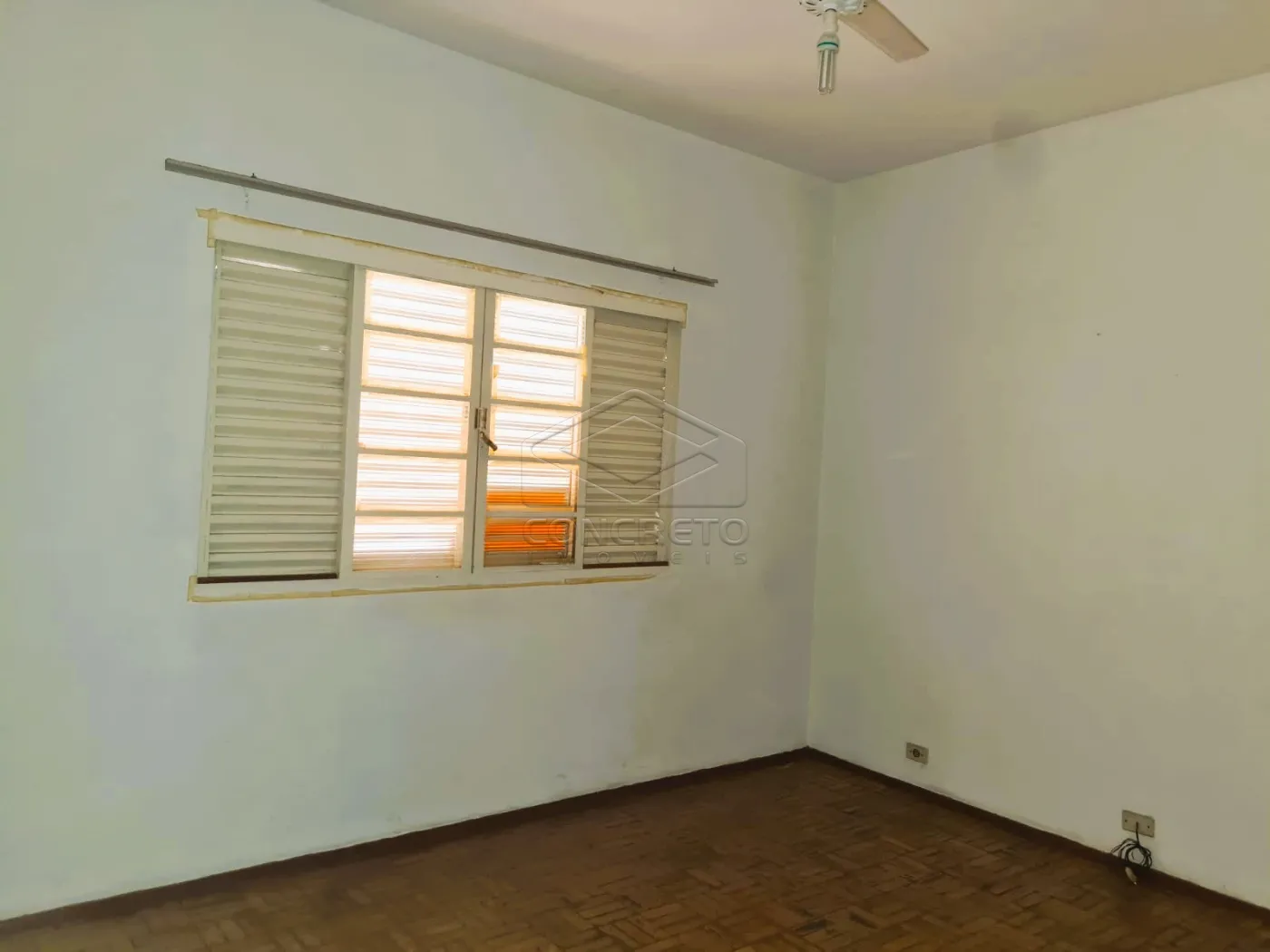 Comprar Casa / Padr&atilde;o em Len&ccedil;&oacute;is Paulista R$ 570.000,00 - Foto 3