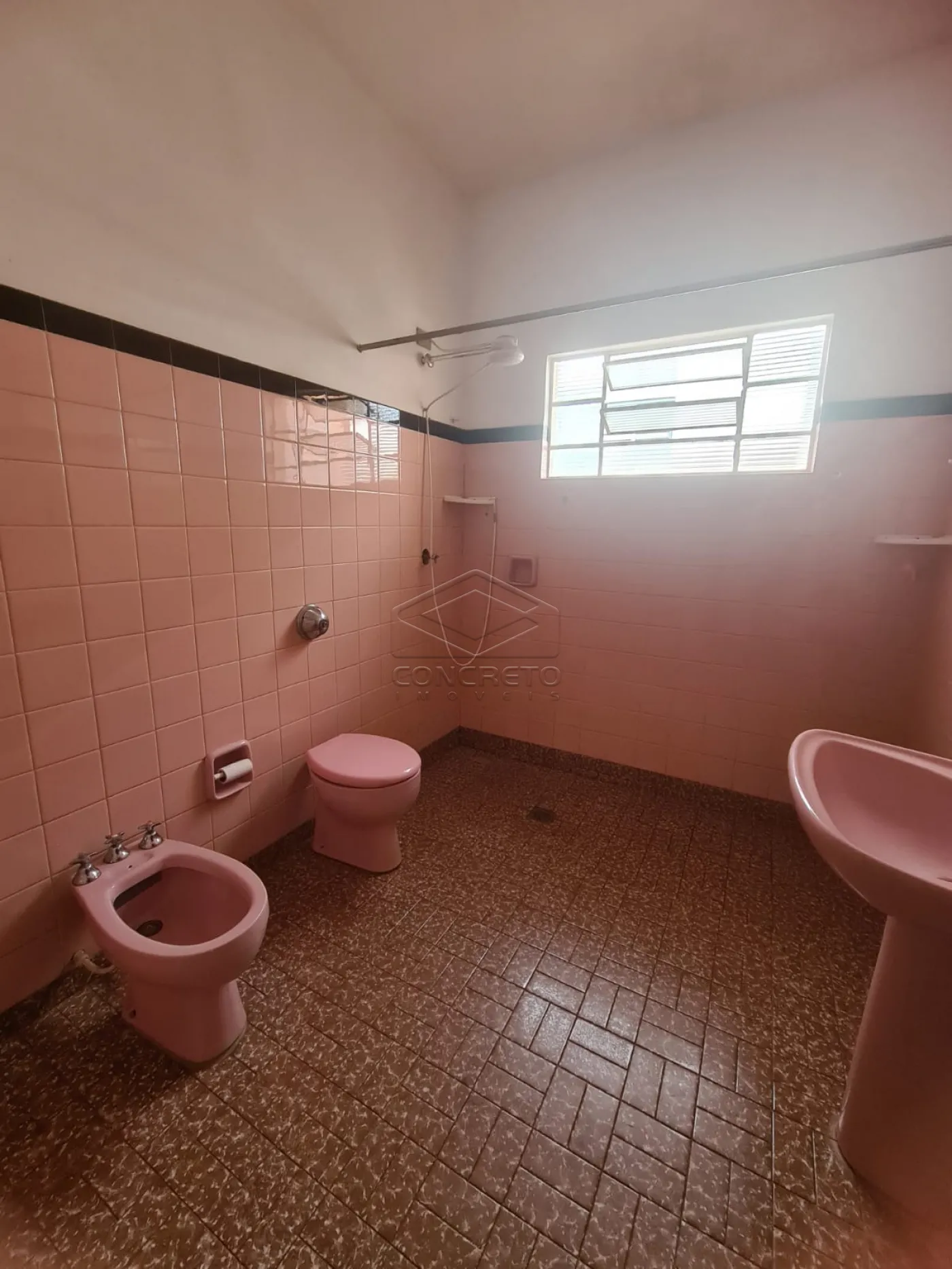 Comprar Casa / Padr&atilde;o em Len&ccedil;&oacute;is Paulista R$ 570.000,00 - Foto 4