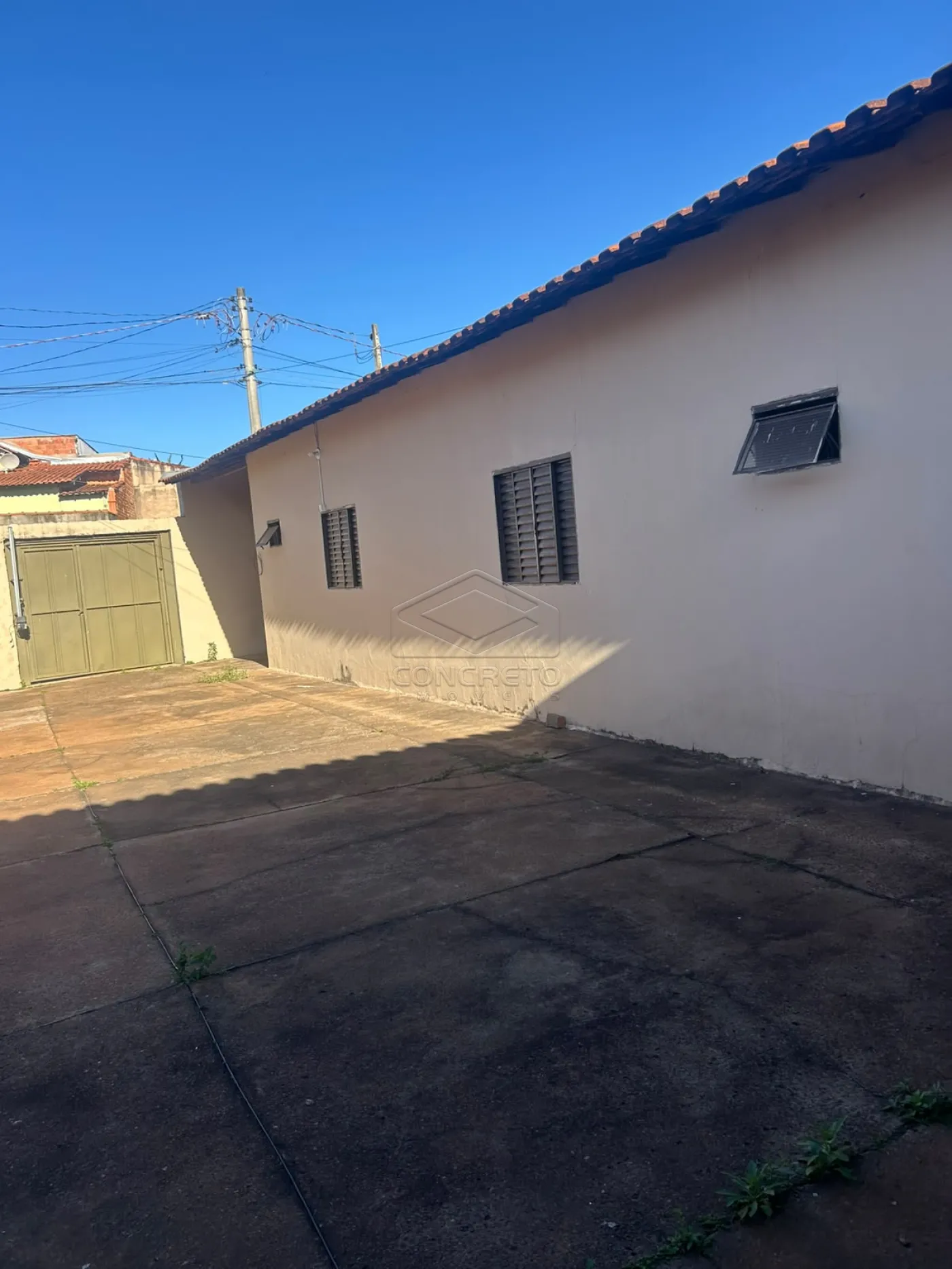 Alugar Casa / Padr&atilde;o em Len&ccedil;&oacute;is Paulista R$ 1.700,00 - Foto 3