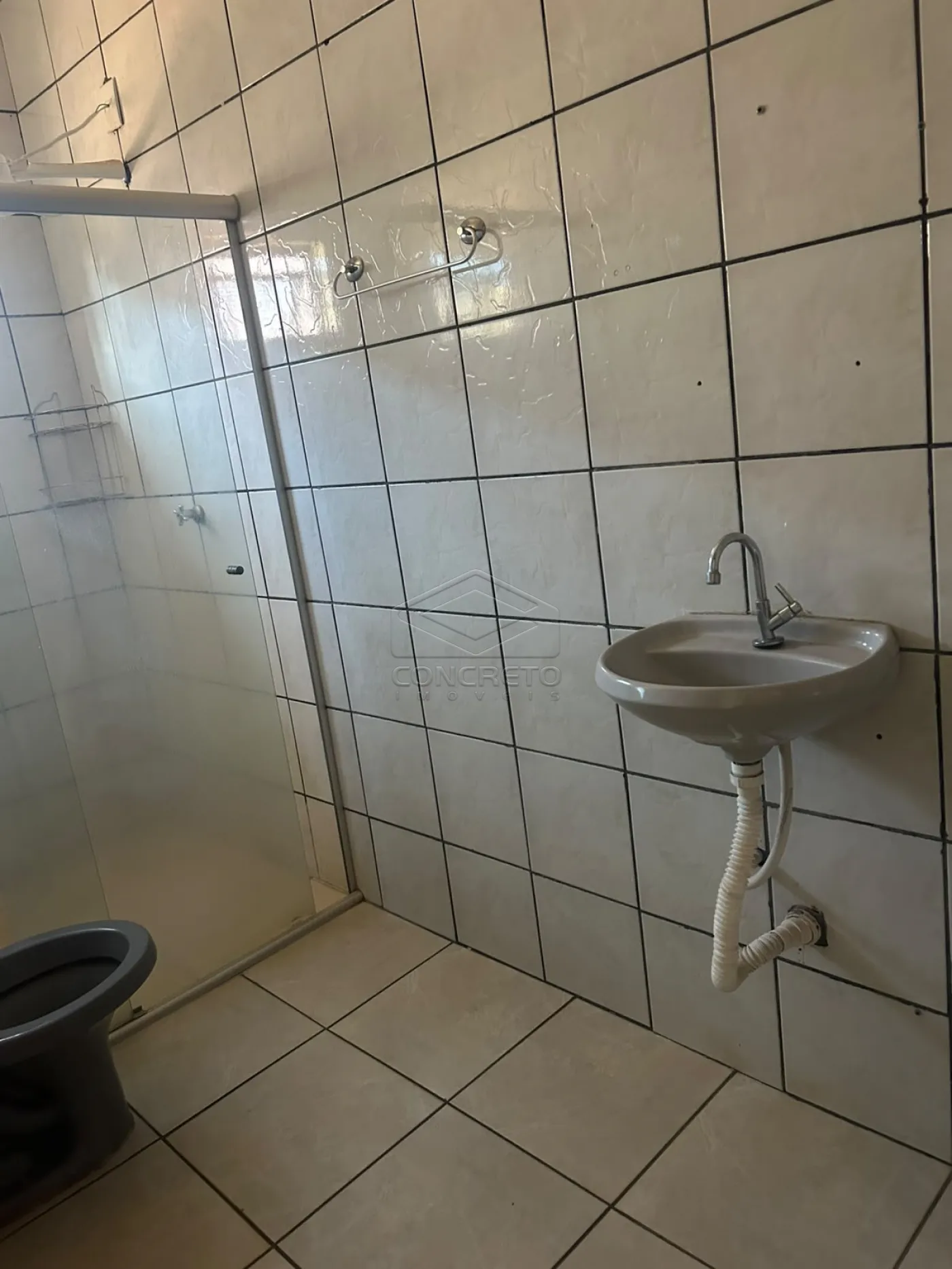 Alugar Casa / Padr&atilde;o em Len&ccedil;&oacute;is Paulista R$ 1.700,00 - Foto 11