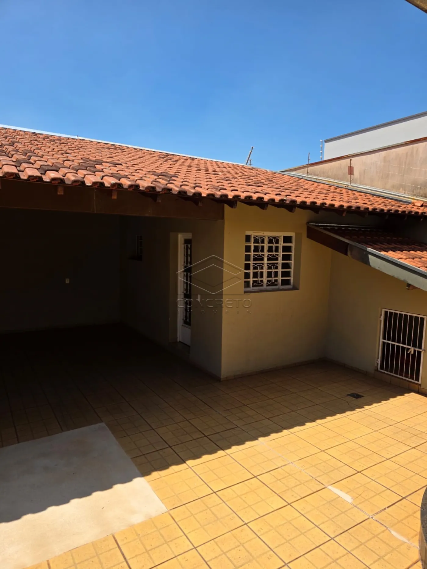 Alugar Casa / Sobrado em Len&ccedil;&oacute;is Paulista R$ 3.900,00 - Foto 2