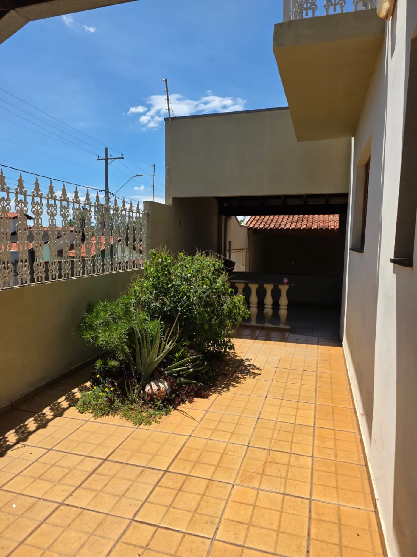 Alugar Casa / Sobrado em Len&ccedil;&oacute;is Paulista R$ 3.900,00 - Foto 6