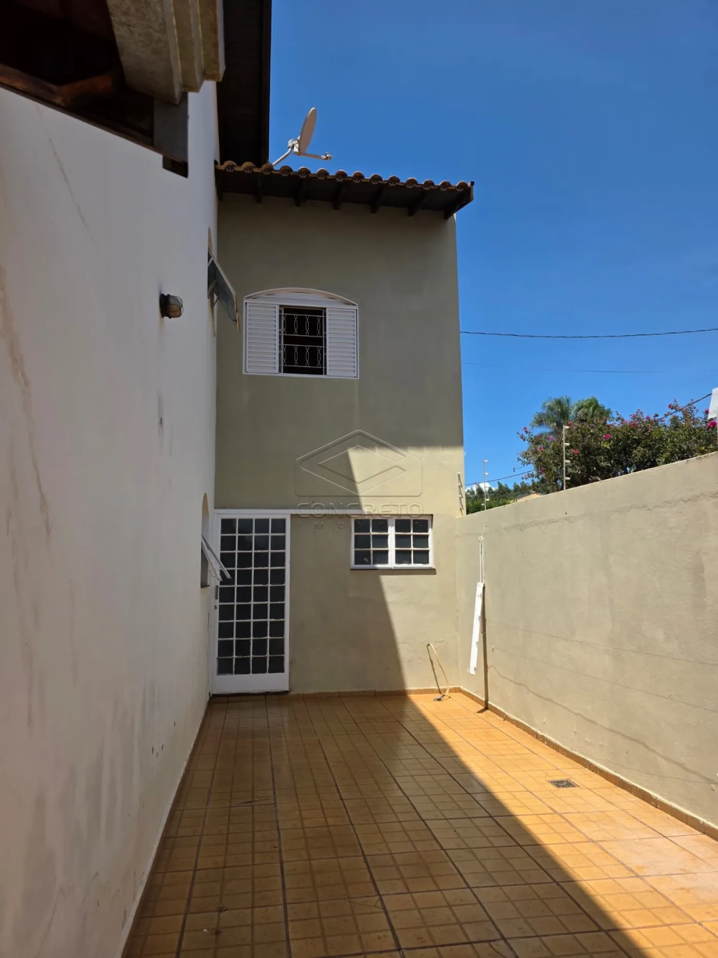Alugar Casa / Sobrado em Len&ccedil;&oacute;is Paulista R$ 3.900,00 - Foto 7