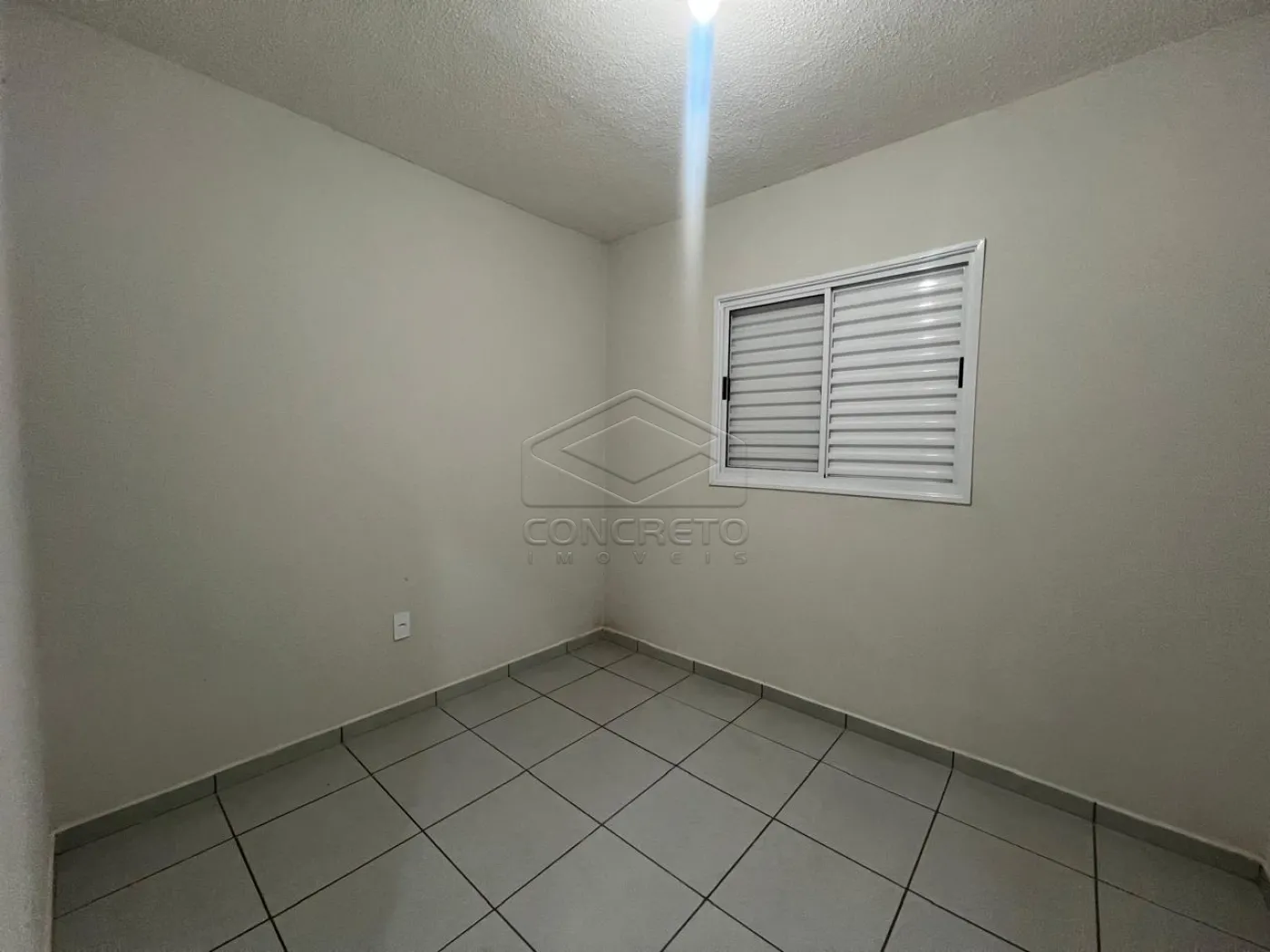 Comprar Casa / Padr&atilde;o em Len&ccedil;&oacute;is Paulista R$ 270.000,00 - Foto 2