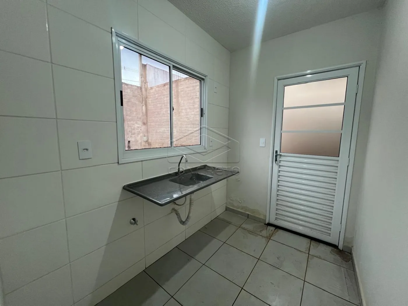 Comprar Casa / Padr&atilde;o em Len&ccedil;&oacute;is Paulista R$ 270.000,00 - Foto 3