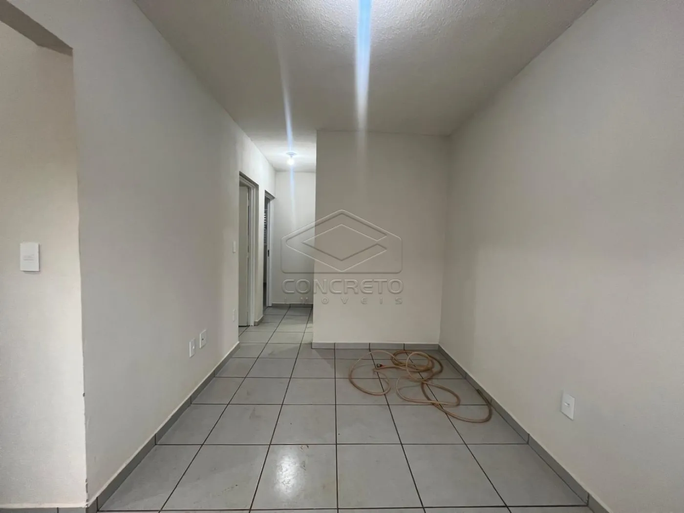 Comprar Casa / Padr&atilde;o em Len&ccedil;&oacute;is Paulista R$ 270.000,00 - Foto 4