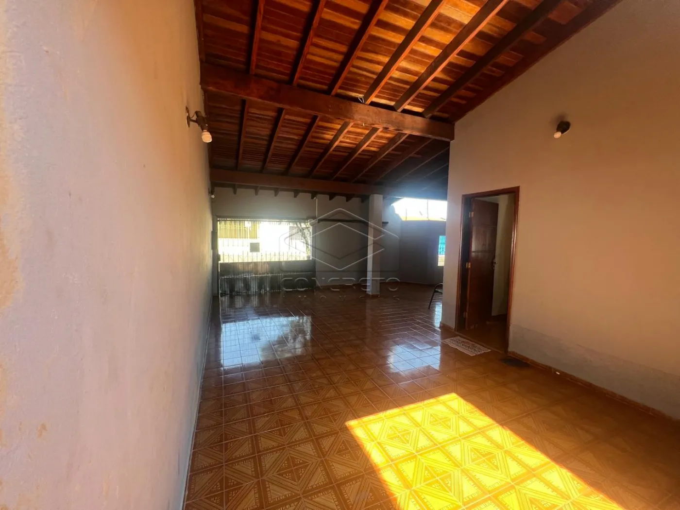 Comprar Casa / Padr&atilde;o em Len&ccedil;&oacute;is Paulista R$ 330.000,00 - Foto 1