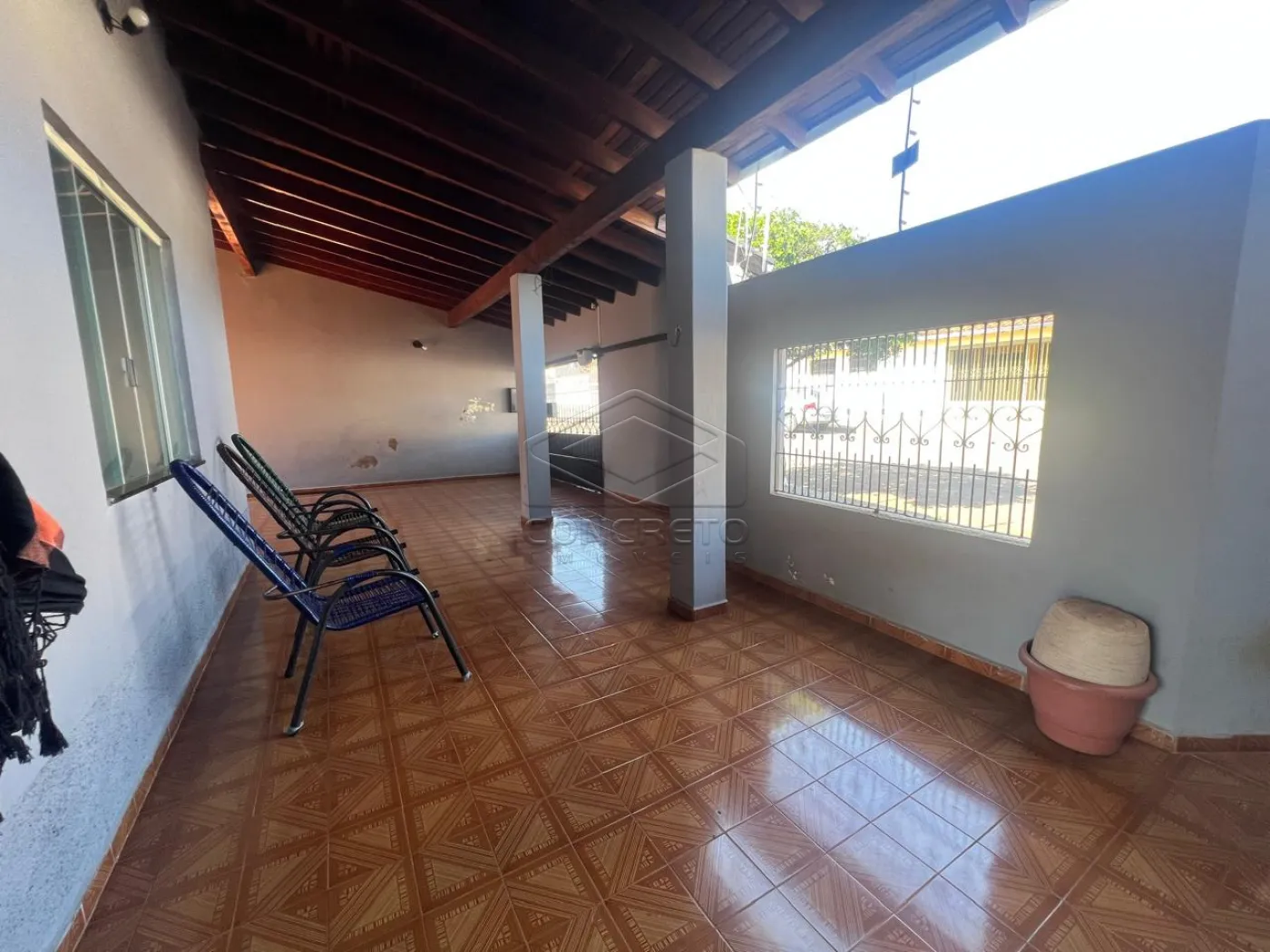 Comprar Casa / Padr&atilde;o em Len&ccedil;&oacute;is Paulista R$ 330.000,00 - Foto 3