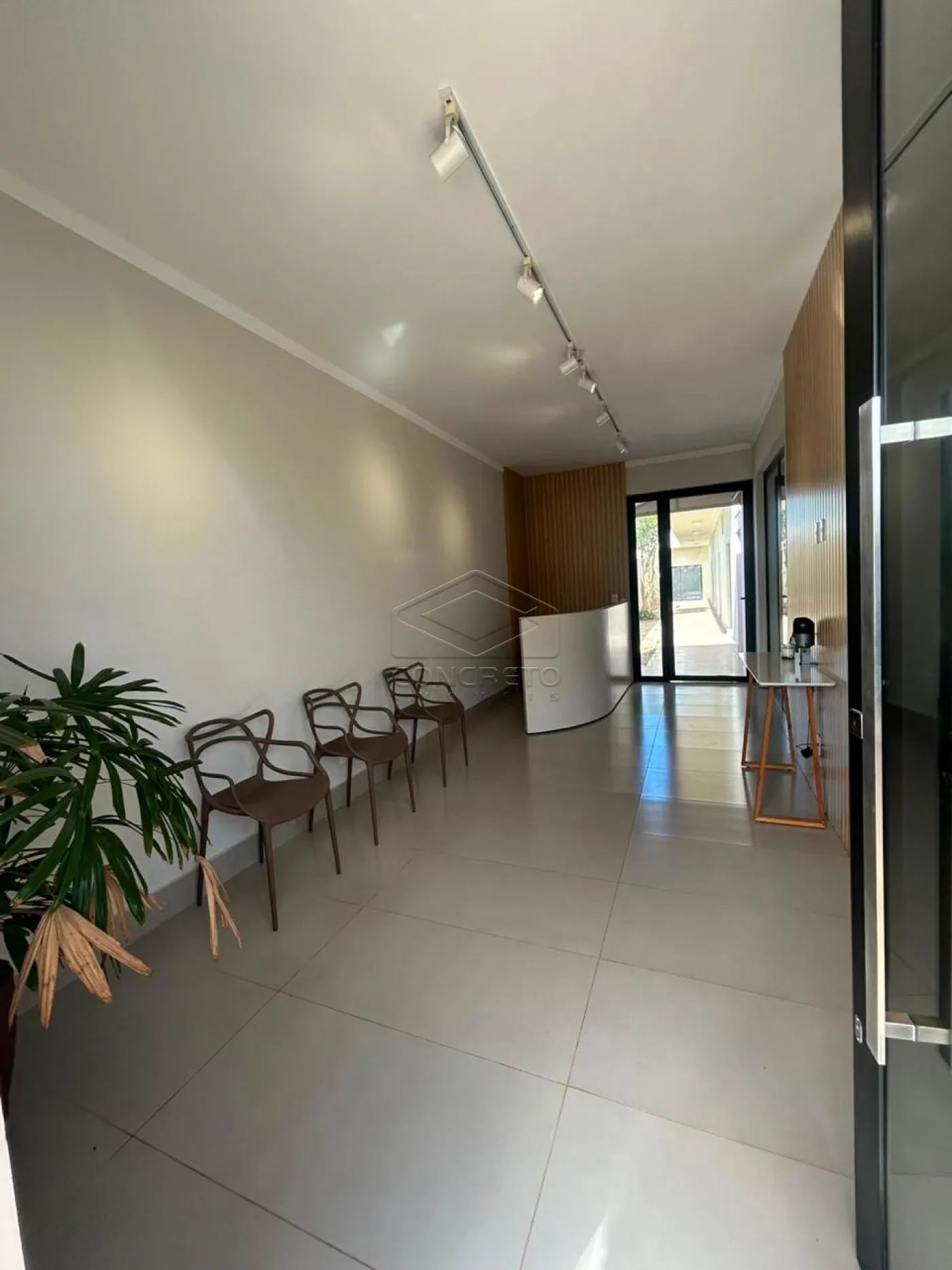 Alugar Comercial / Sala comercial em Len&ccedil;&oacute;is Paulista R$ 1.700,00 - Foto 3