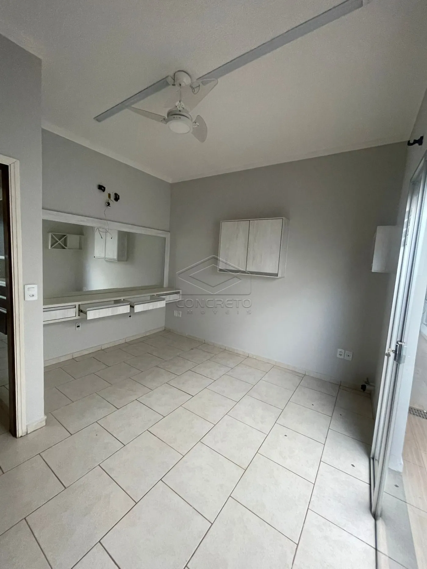 Comprar Casa / Padr&atilde;o em Len&ccedil;&oacute;is Paulista R$ 580.000,00 - Foto 4