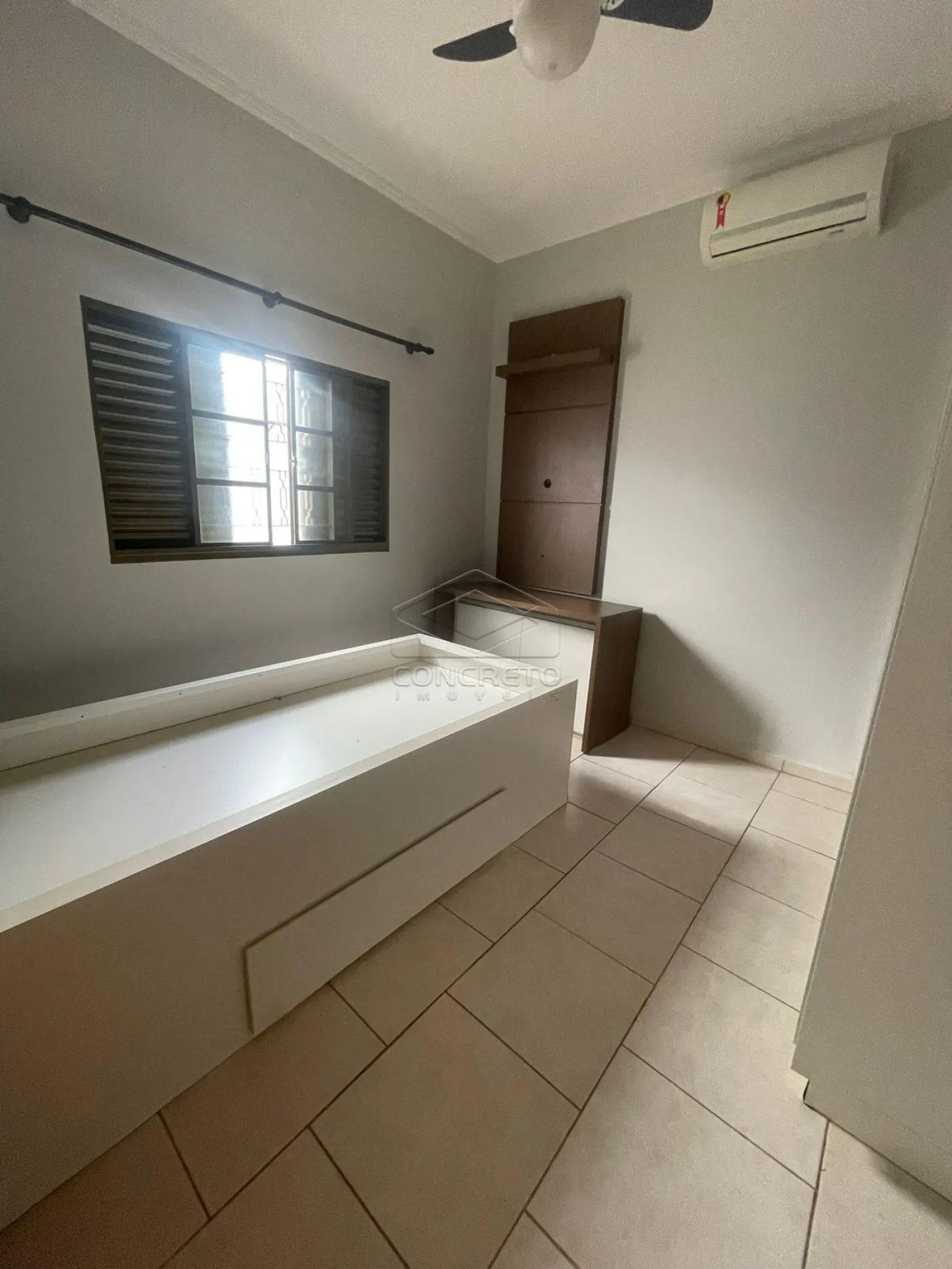 Comprar Casa / Padr&atilde;o em Len&ccedil;&oacute;is Paulista R$ 580.000,00 - Foto 5