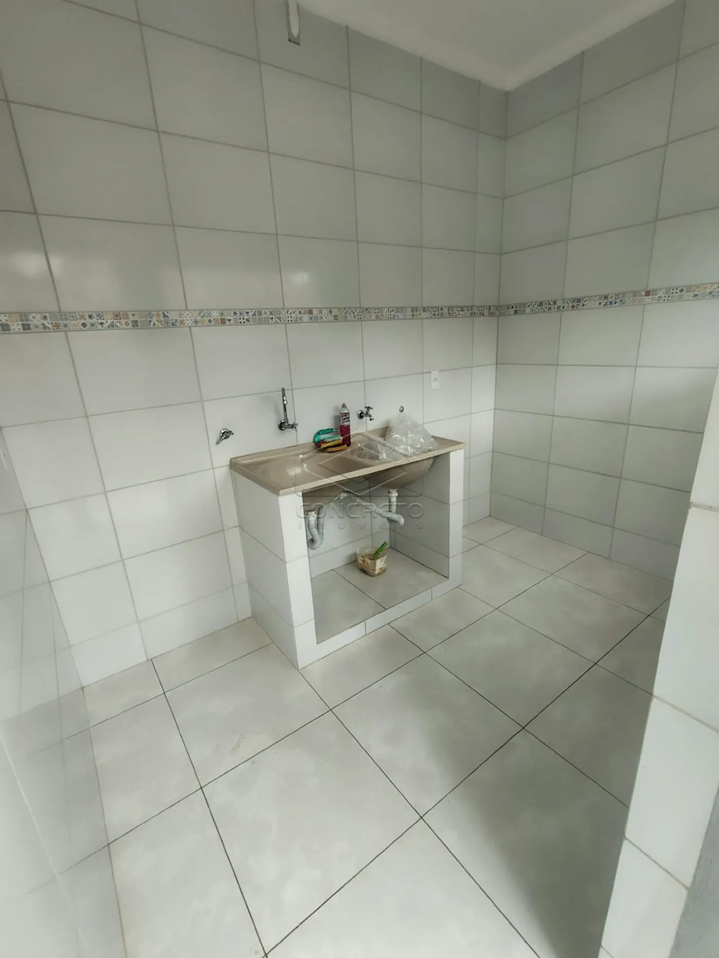 Alugar Casa / Padr&atilde;o em Len&ccedil;&oacute;is Paulista R$ 3.500,00 - Foto 8