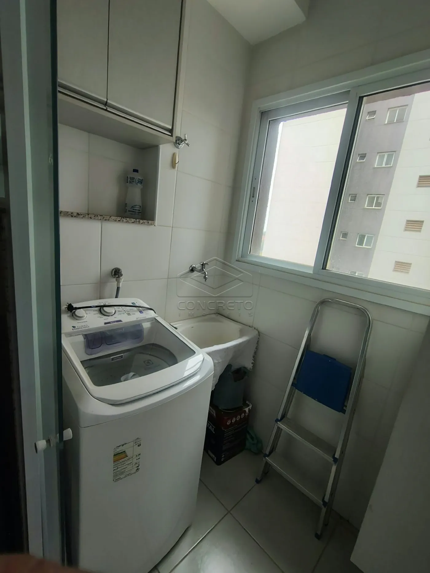 Alugar Apartamento / Mobiliado em Len&ccedil;&oacute;is Paulista R$ 2.900,00 - Foto 1
