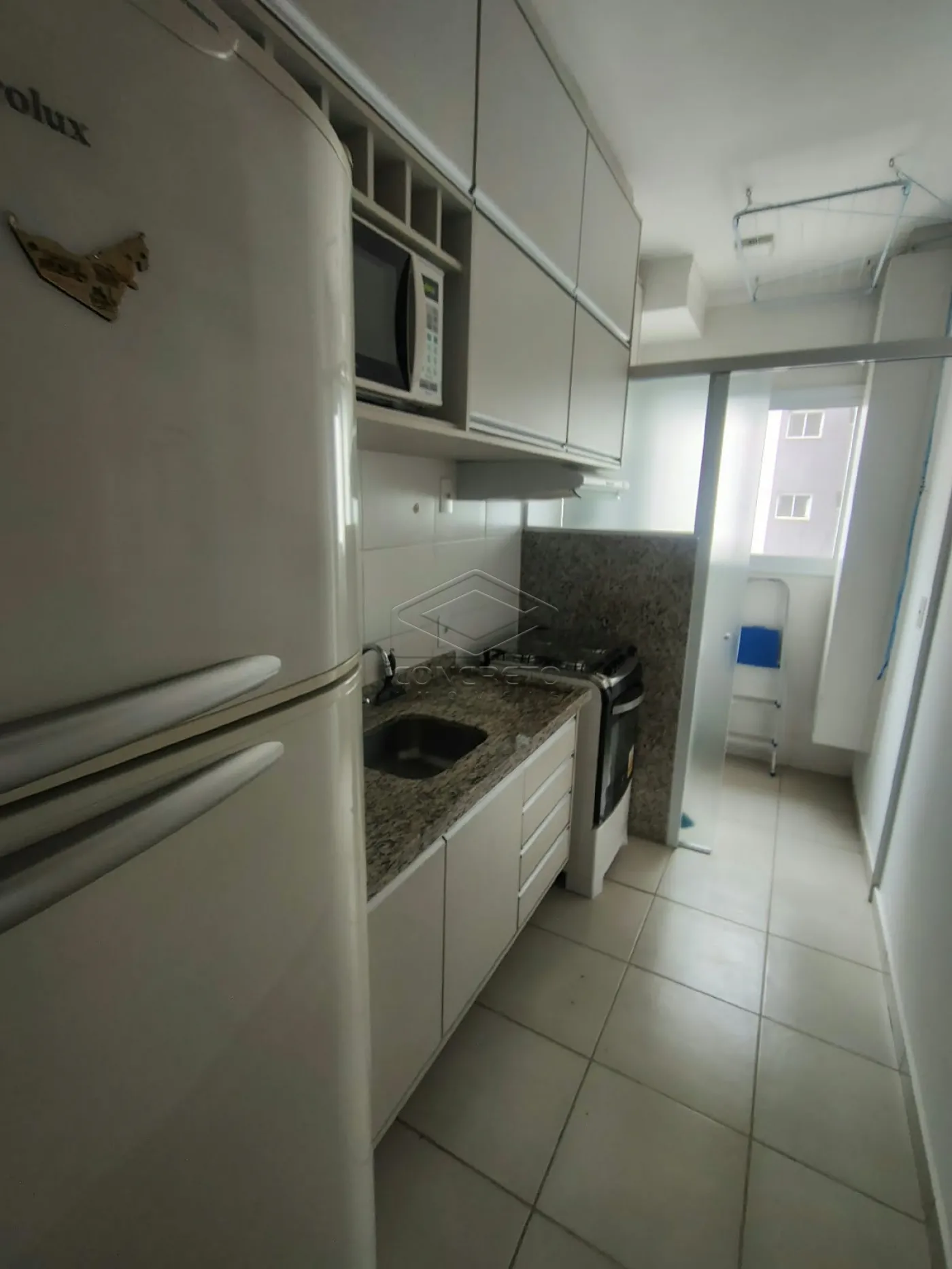 Alugar Apartamento / Mobiliado em Len&ccedil;&oacute;is Paulista R$ 2.900,00 - Foto 2