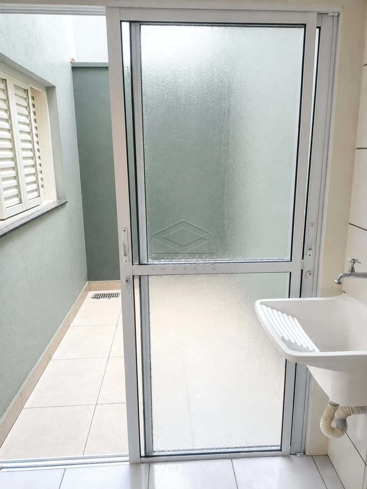 Alugar Apartamento / Kitnet em Len&ccedil;&oacute;is Paulista R$ 1.250,00 - Foto 5