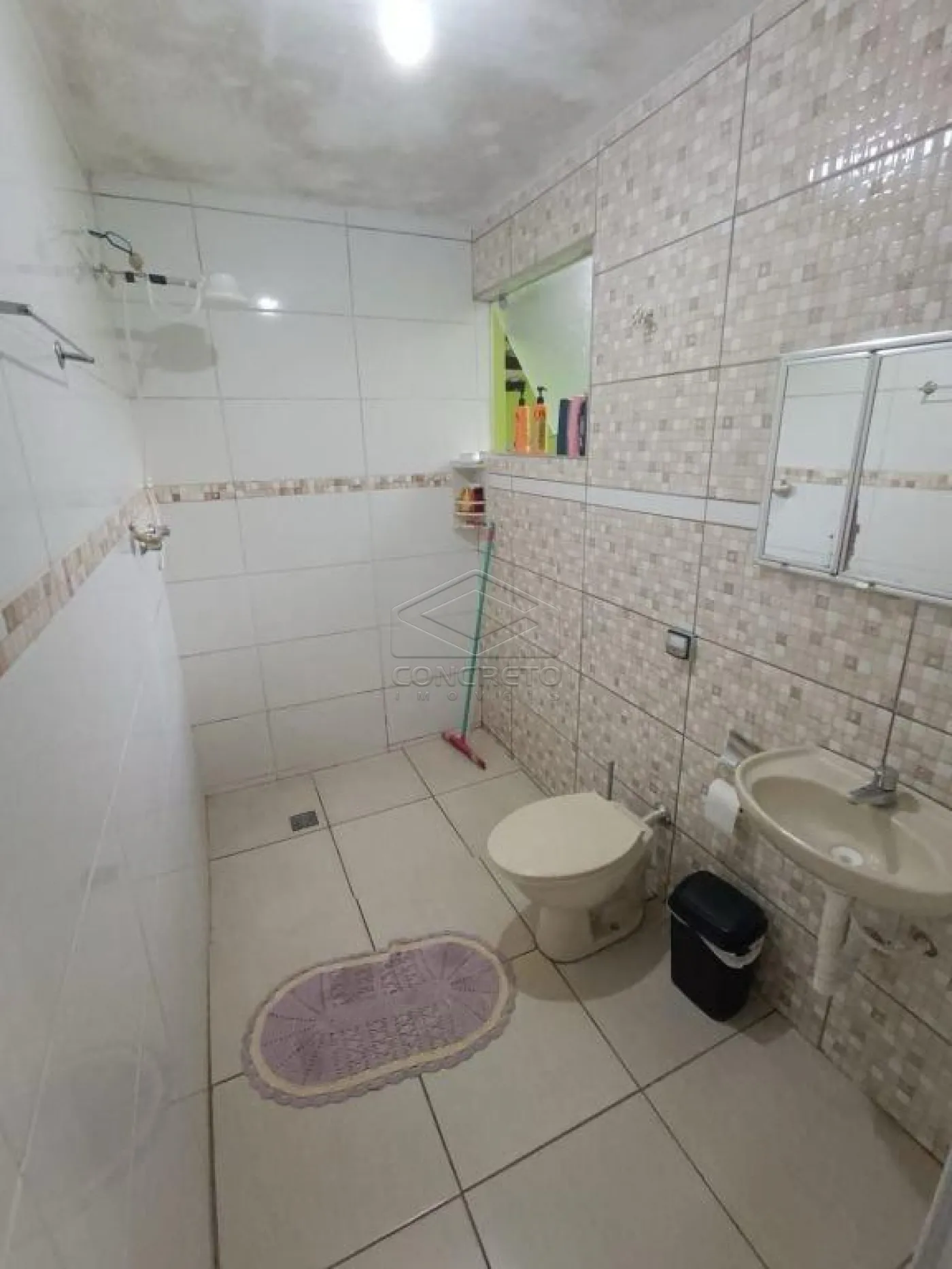 Comprar Casa / Padr&atilde;o em Len&ccedil;&oacute;is Paulista R$ 395.000,00 - Foto 4