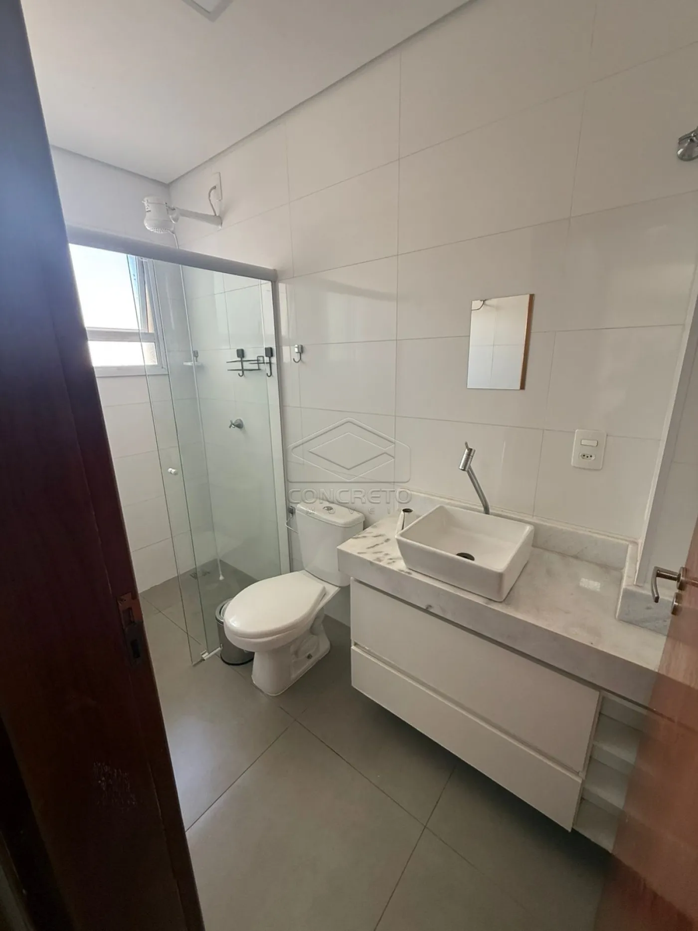Alugar Apartamento / Mobiliado em Len&ccedil;&oacute;is Paulista R$ 2.900,00 - Foto 1