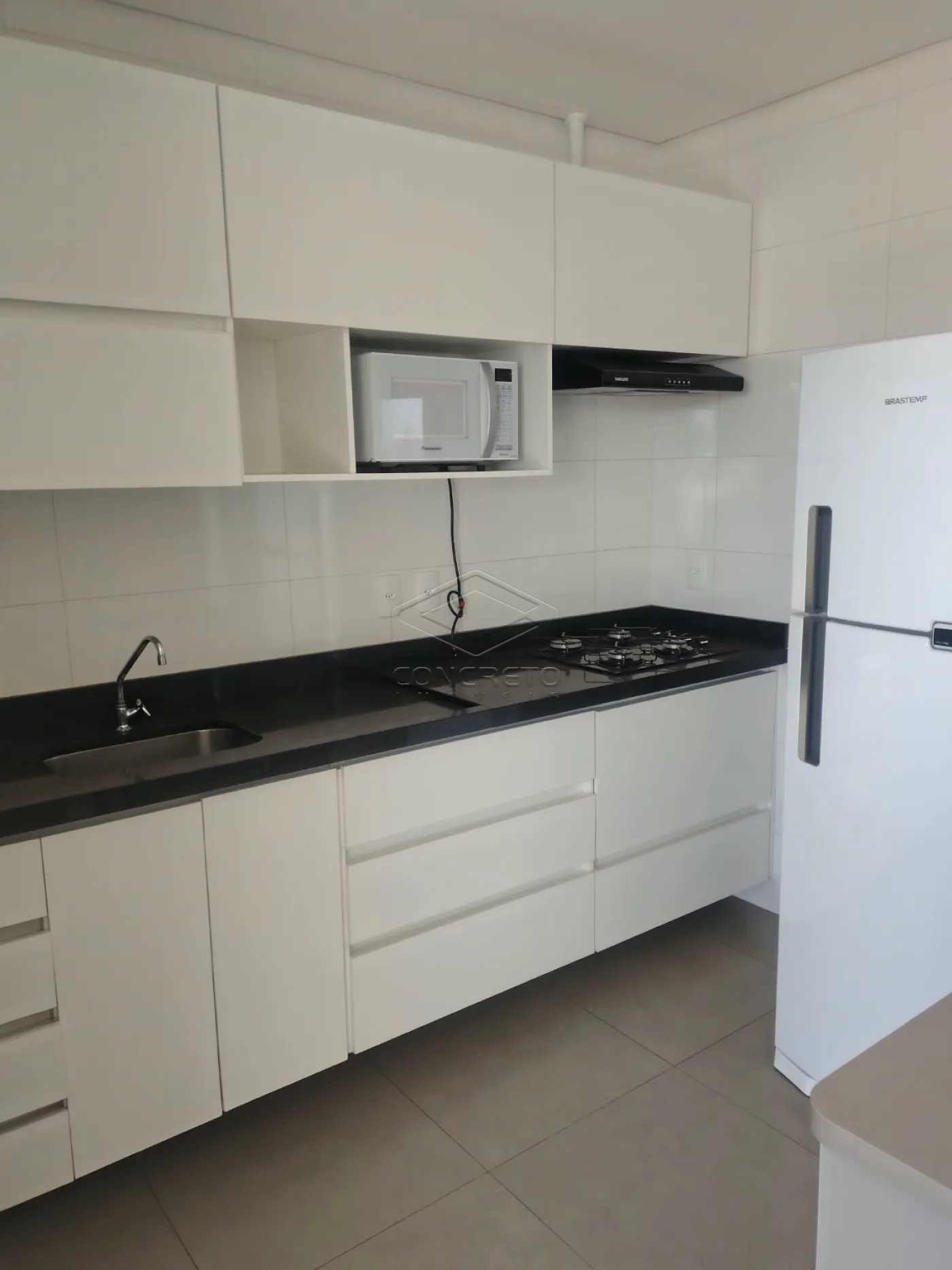 Alugar Apartamento / Mobiliado em Len&ccedil;&oacute;is Paulista R$ 2.900,00 - Foto 3