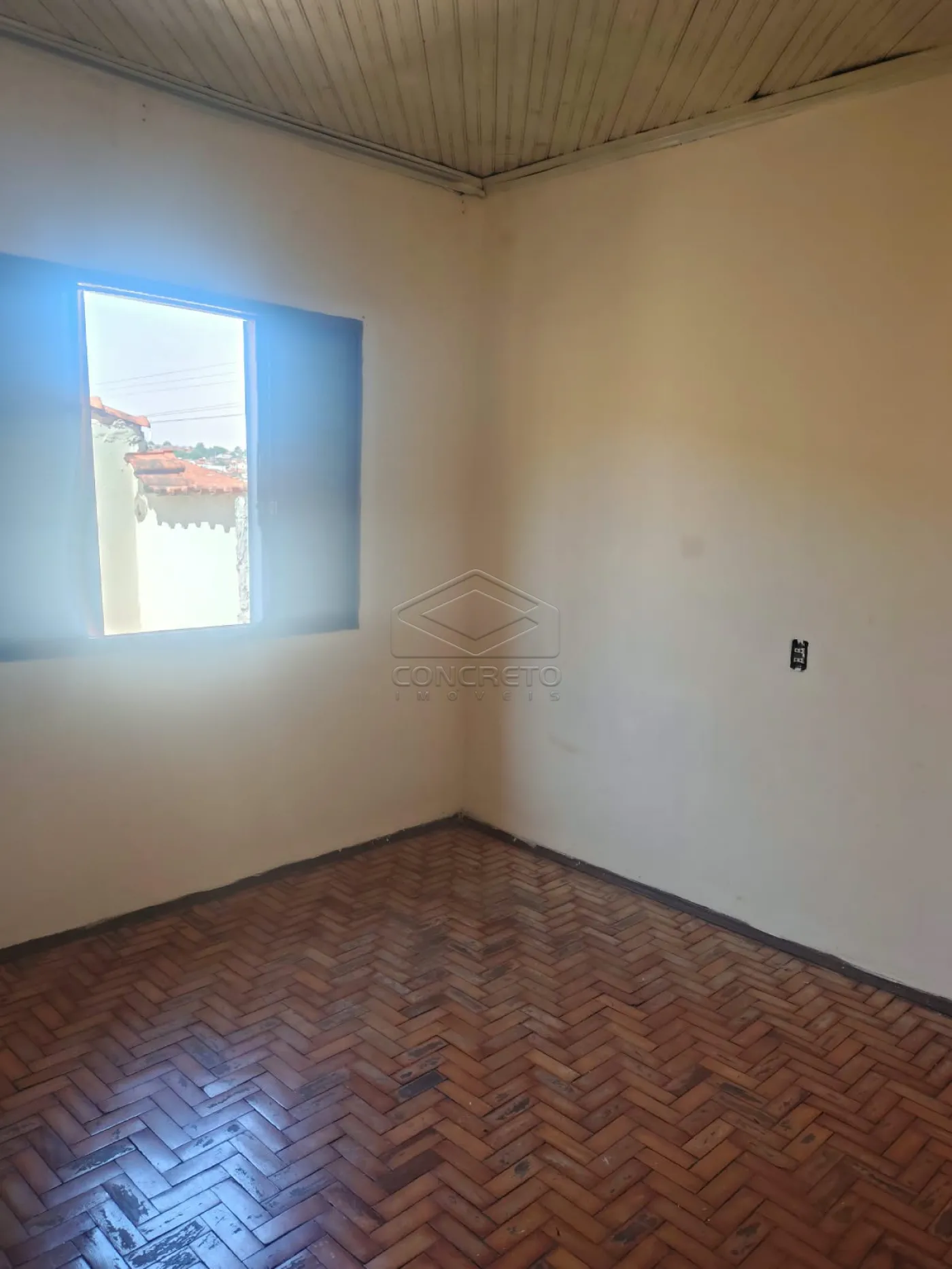 Alugar Casa / Padr&atilde;o em Len&ccedil;&oacute;is Paulista R$ 1.800,00 - Foto 1