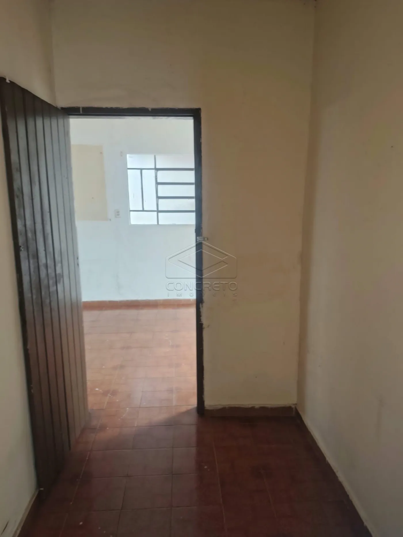 Alugar Casa / Padr&atilde;o em Len&ccedil;&oacute;is Paulista R$ 1.800,00 - Foto 3