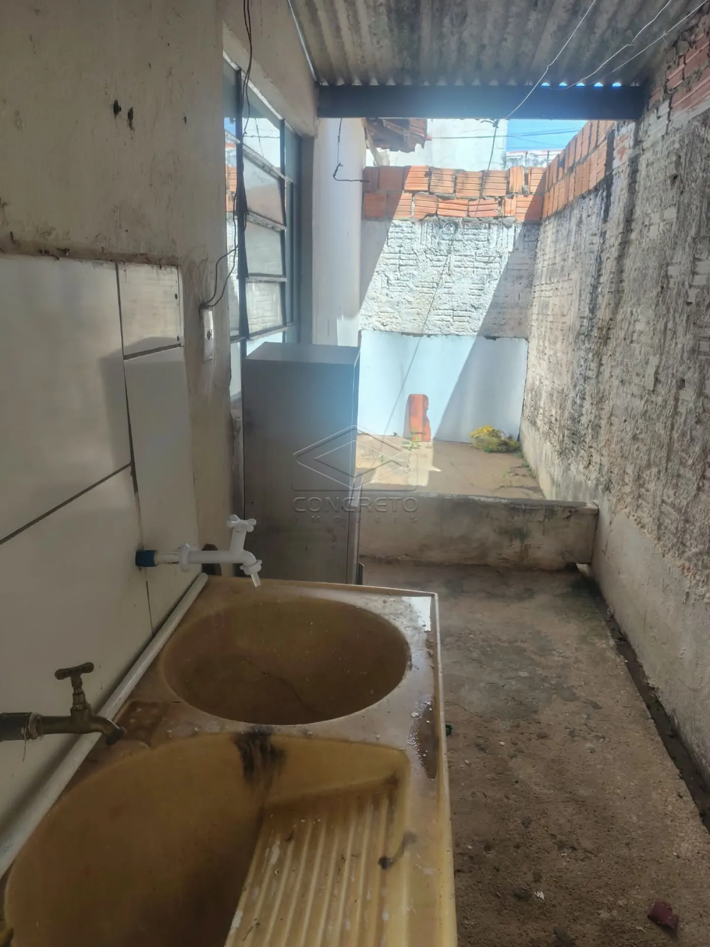 Alugar Casa / Padr&atilde;o em Len&ccedil;&oacute;is Paulista R$ 1.800,00 - Foto 8