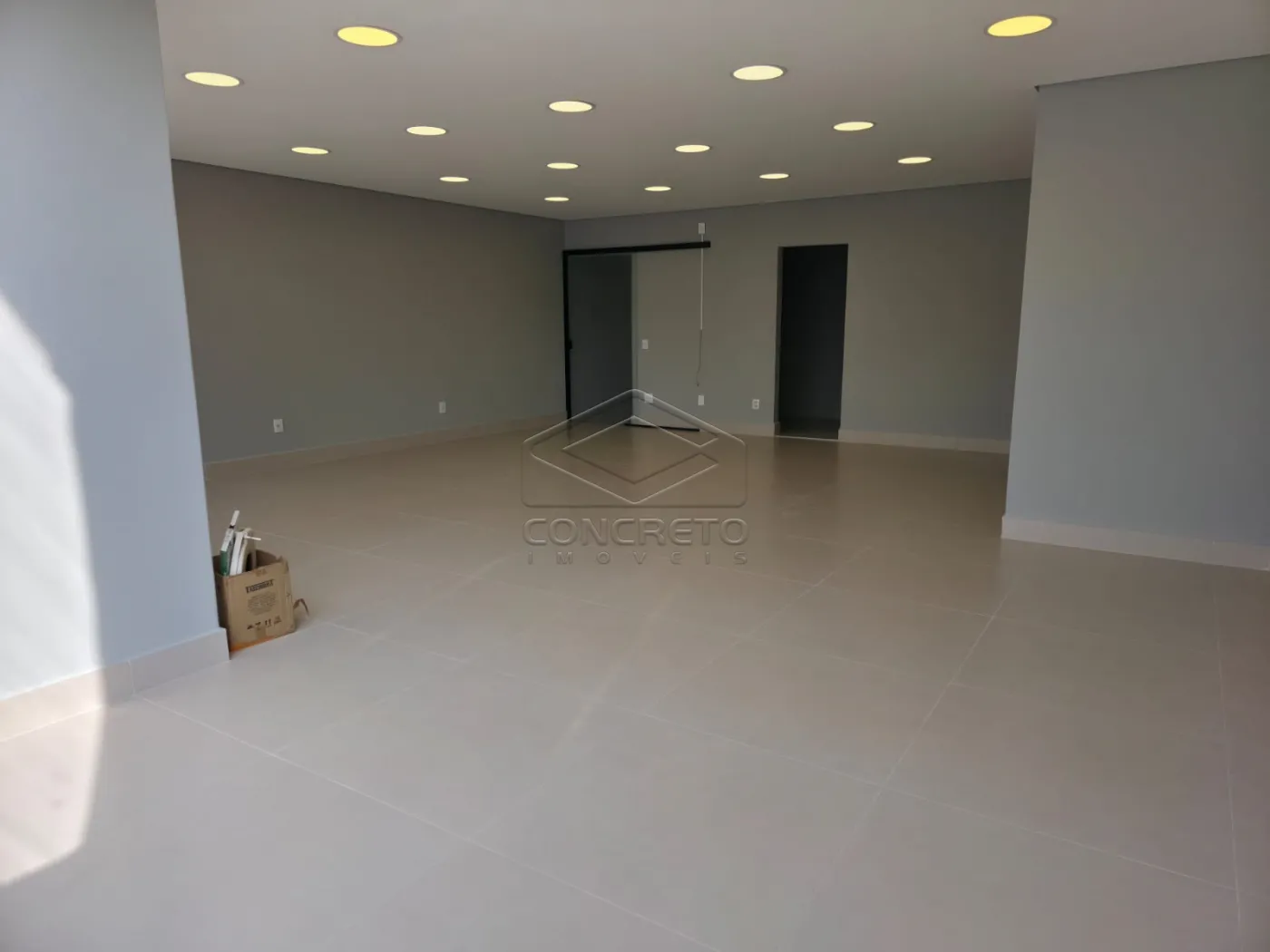 Alugar Comercial / Loja em Len&ccedil;&oacute;is Paulista R$ 4.000,00 - Foto 2