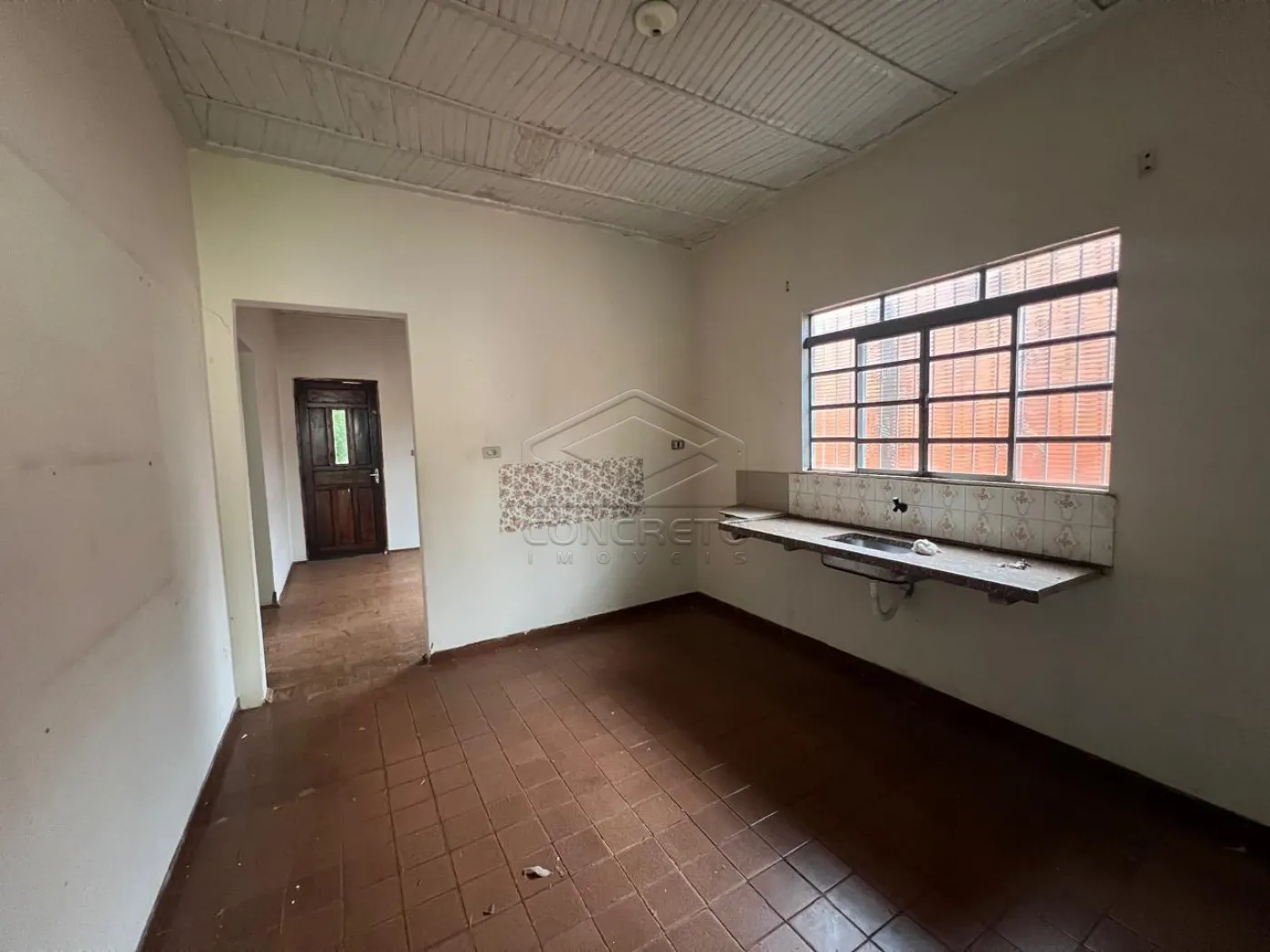 Comprar Casa / Padr&atilde;o em Len&ccedil;&oacute;is Paulista R$ 250.000,00 - Foto 3